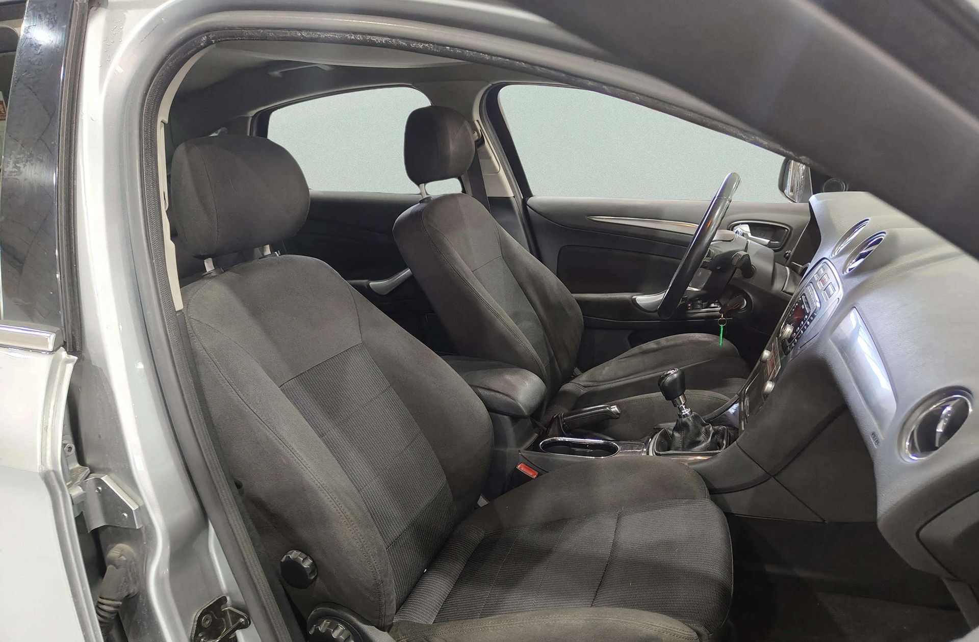 Ford Mondeo 2.0 TDCi Titanium - foto 14