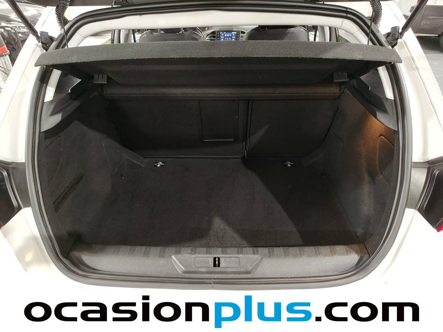 Fotos maletero Peugeot 308 Peugeot 308 BlueHDi 130 Allure (130 CV)