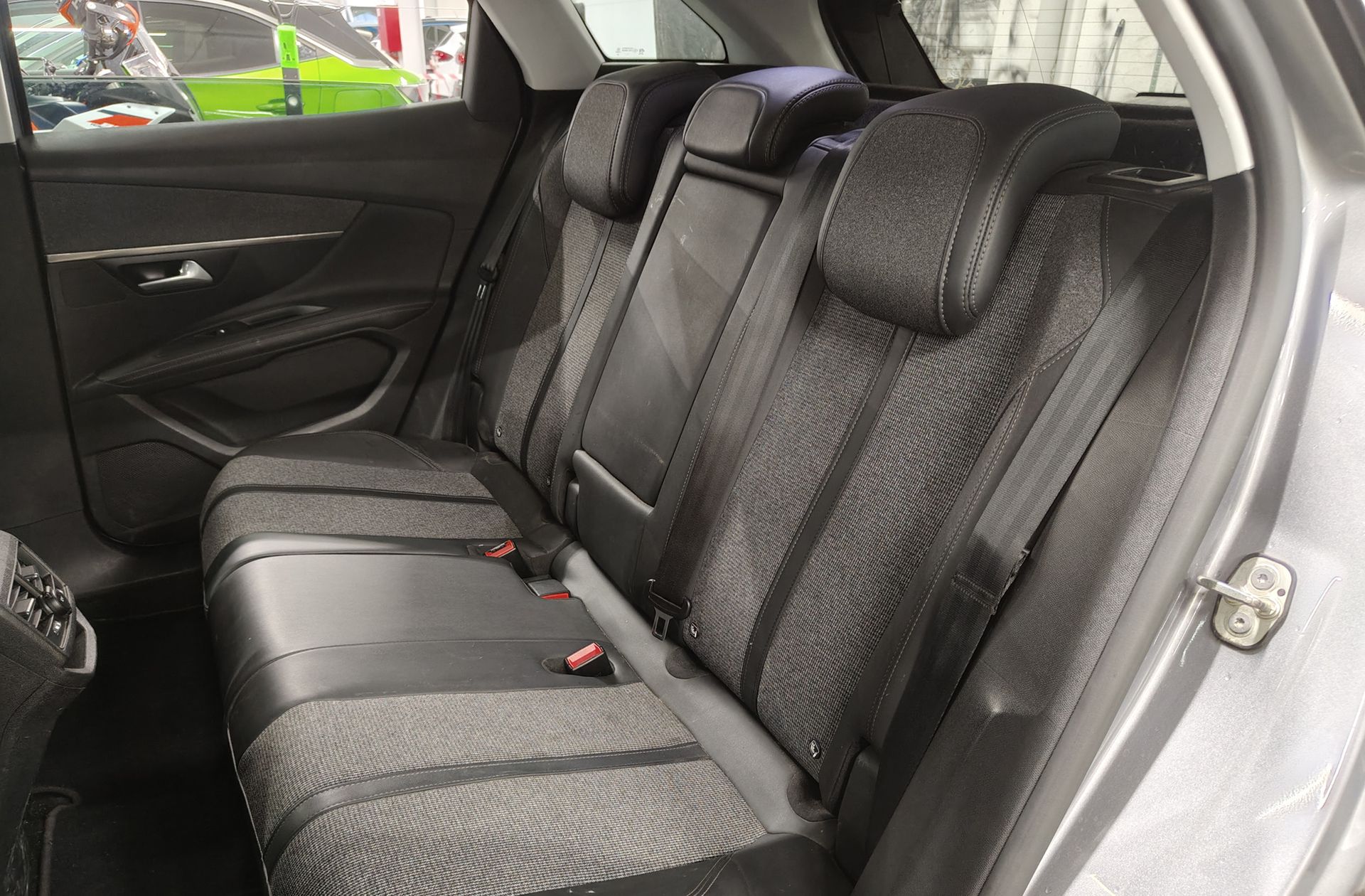Peugeot 3008 PureTech 130 Allure EAT8 - foto 12