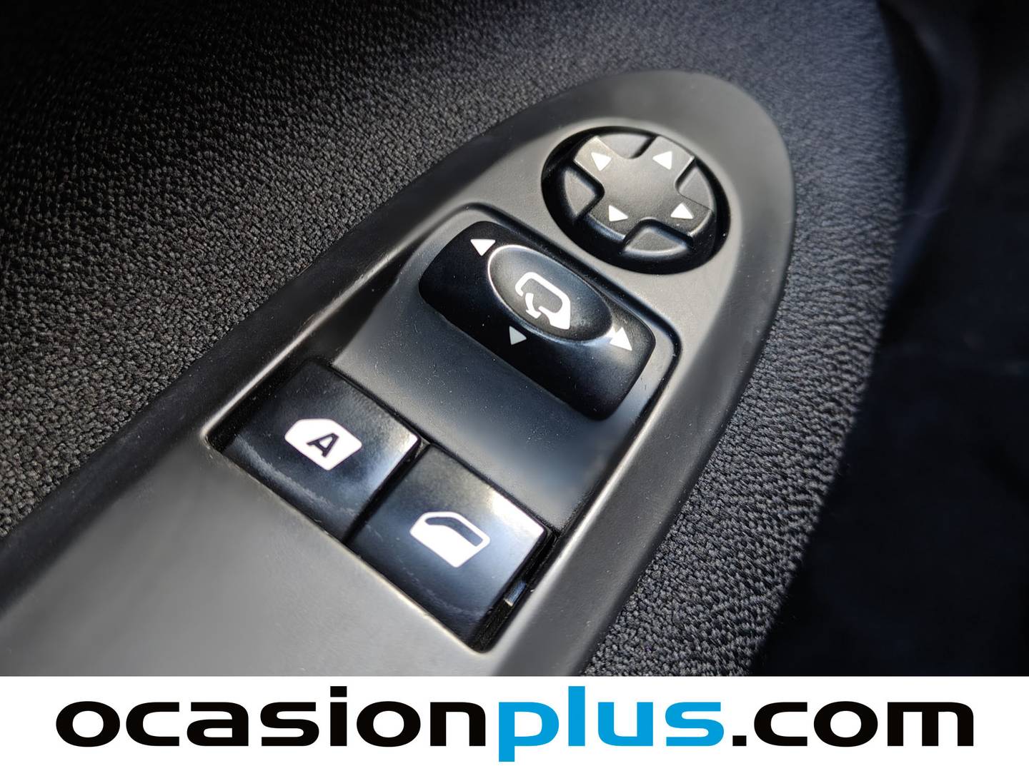 Foto DS DS 3 DS DS3 Crossback PureTech 110 S&S Dark Side EAT6  (110 CV)