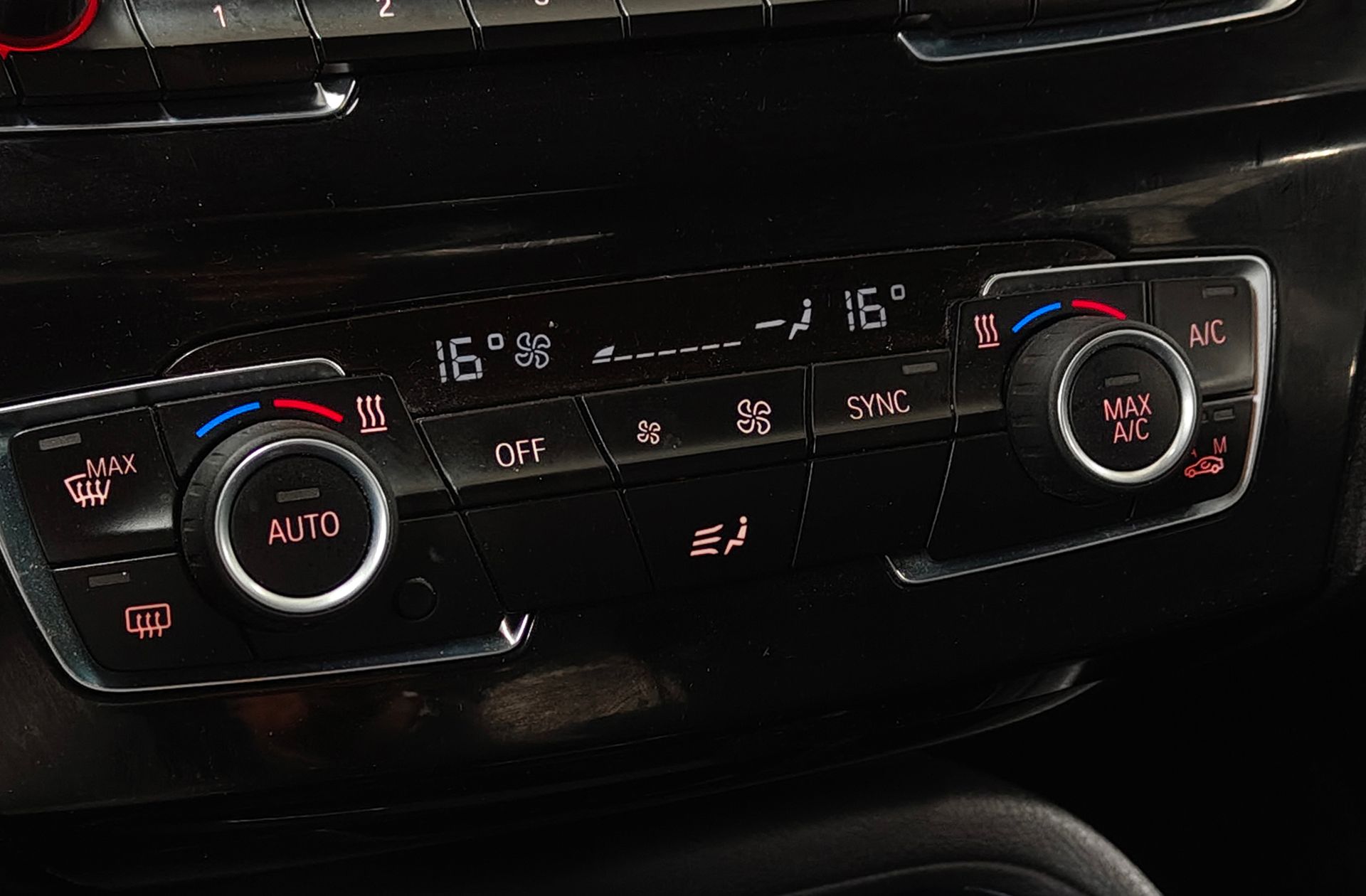 BMW X1 sDrive18i - foto 35