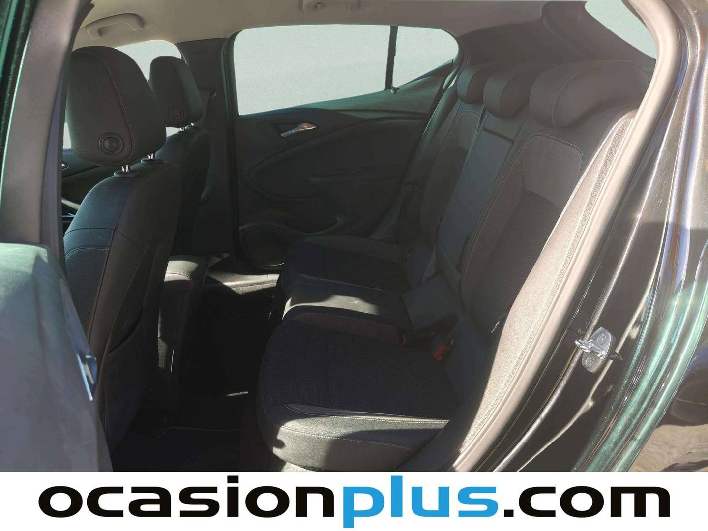 Foto asientos traseros Opel Astra Opel Astra 1.2 Turbo SHR Elegance (145 CV)