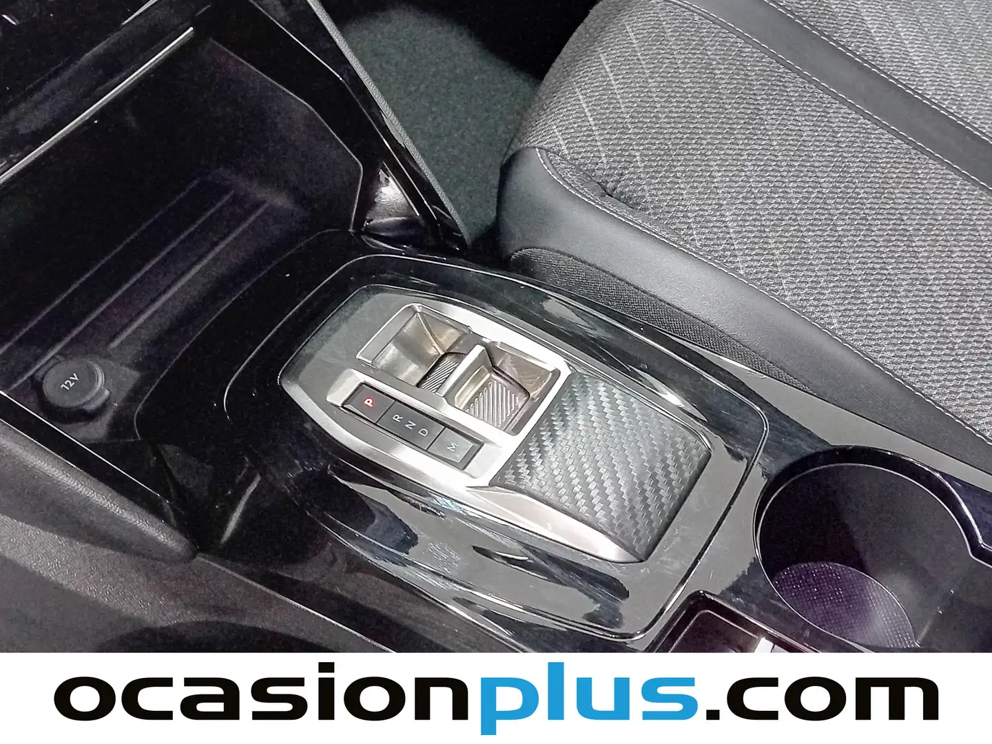 Foto Peugeot 2008 Peugeot 2008 Allure Hybrid eDCS6 (145 CV)