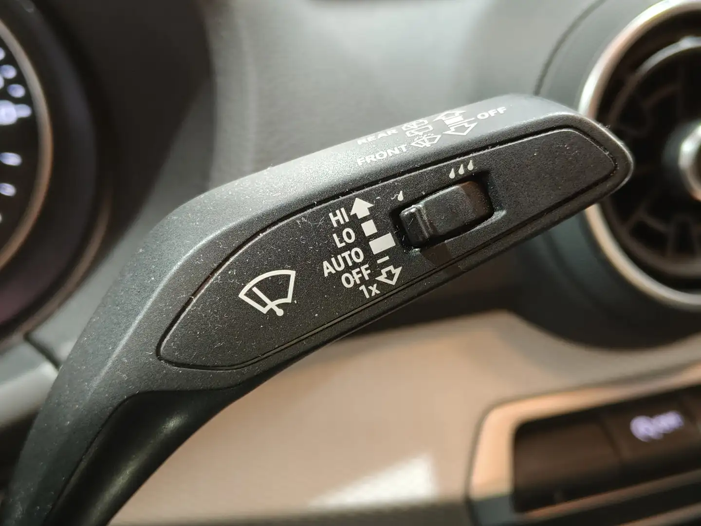 Foto Audi Q2 Audi Q2 Advanced 30 TDI 85 kW (116 CV)