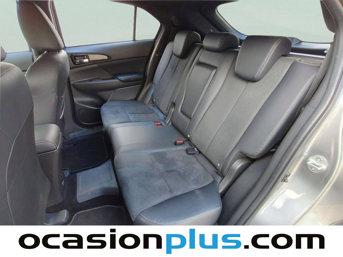 Foto asientos traseros Mitsubishi Eclipse Cross Mitsubishi Eclipse Cross 2.4 PHEV Kaiteki 4WD Auto (188 CV)