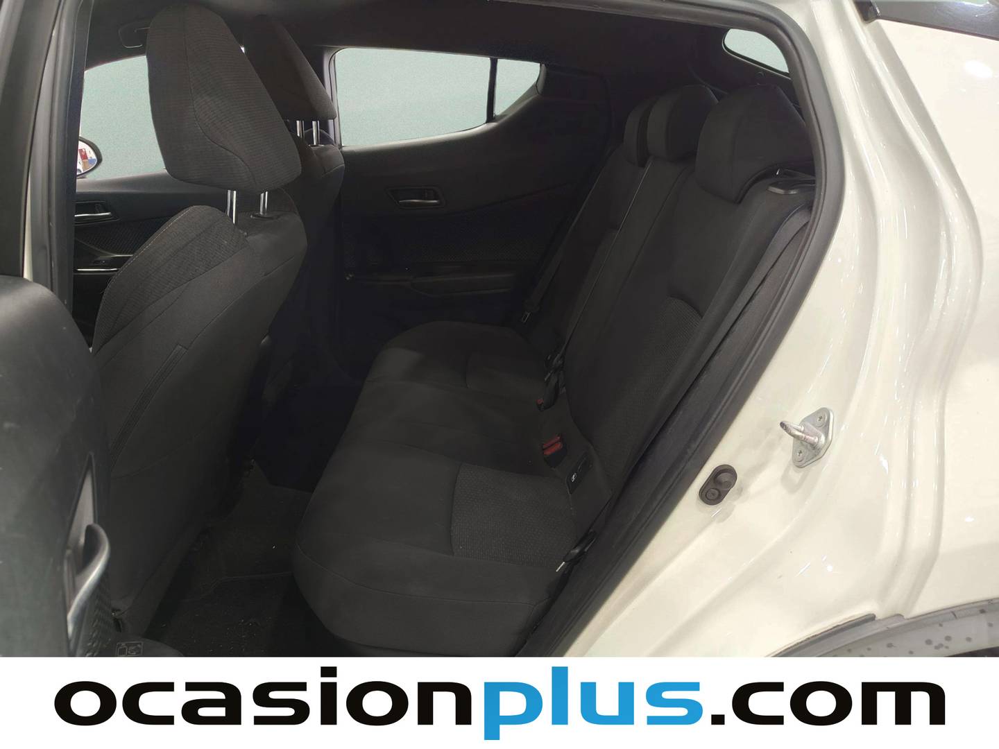 Foto Toyota C-HR Toyota C-HR 1.8 125H Advance (122 CV)