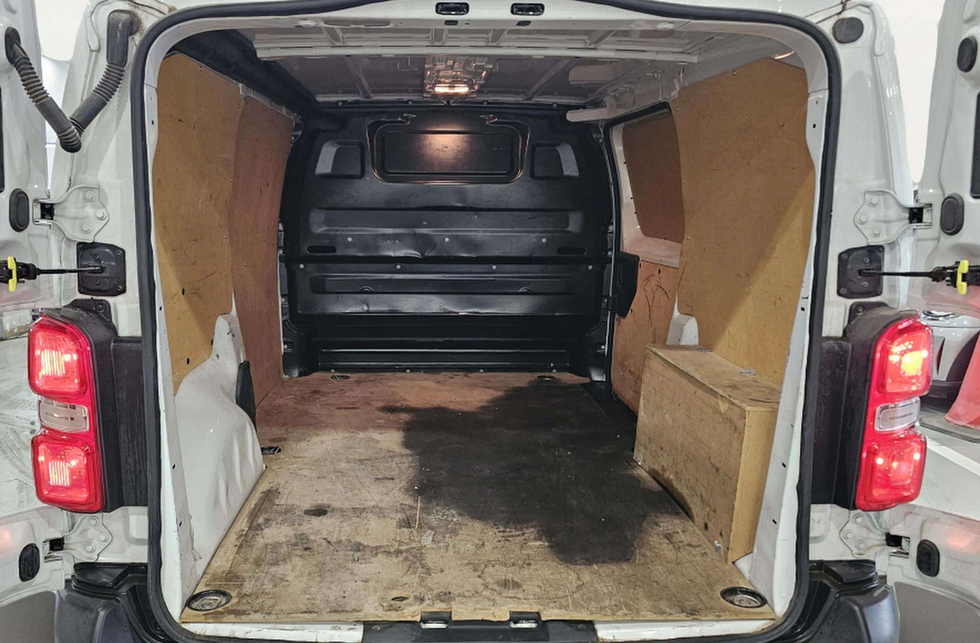 Peugeot Expert Furgon BlueHDi 100 Standard - foto 13
