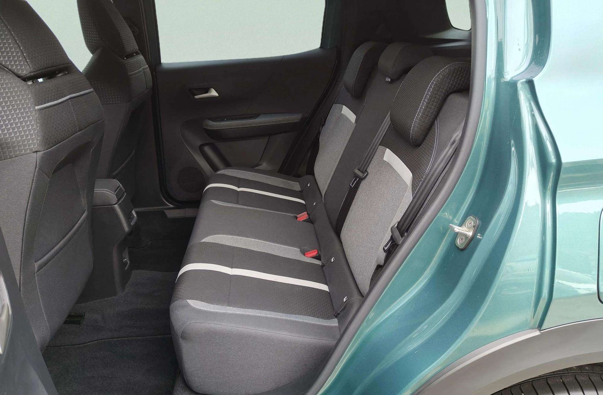 Opel Frontera 1.2T XHT Hybrid eDCT6 GS - foto 13