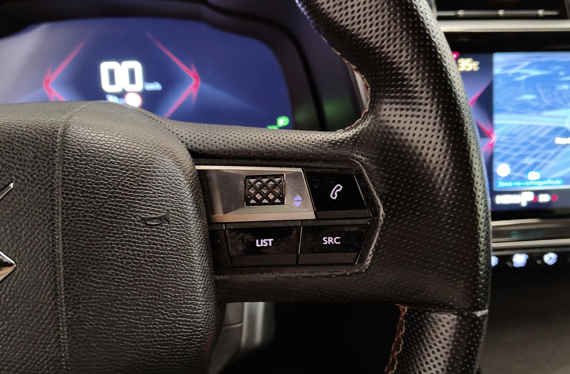 DS 7 Crossback BlueHDi 130 Performance Line - foto 29