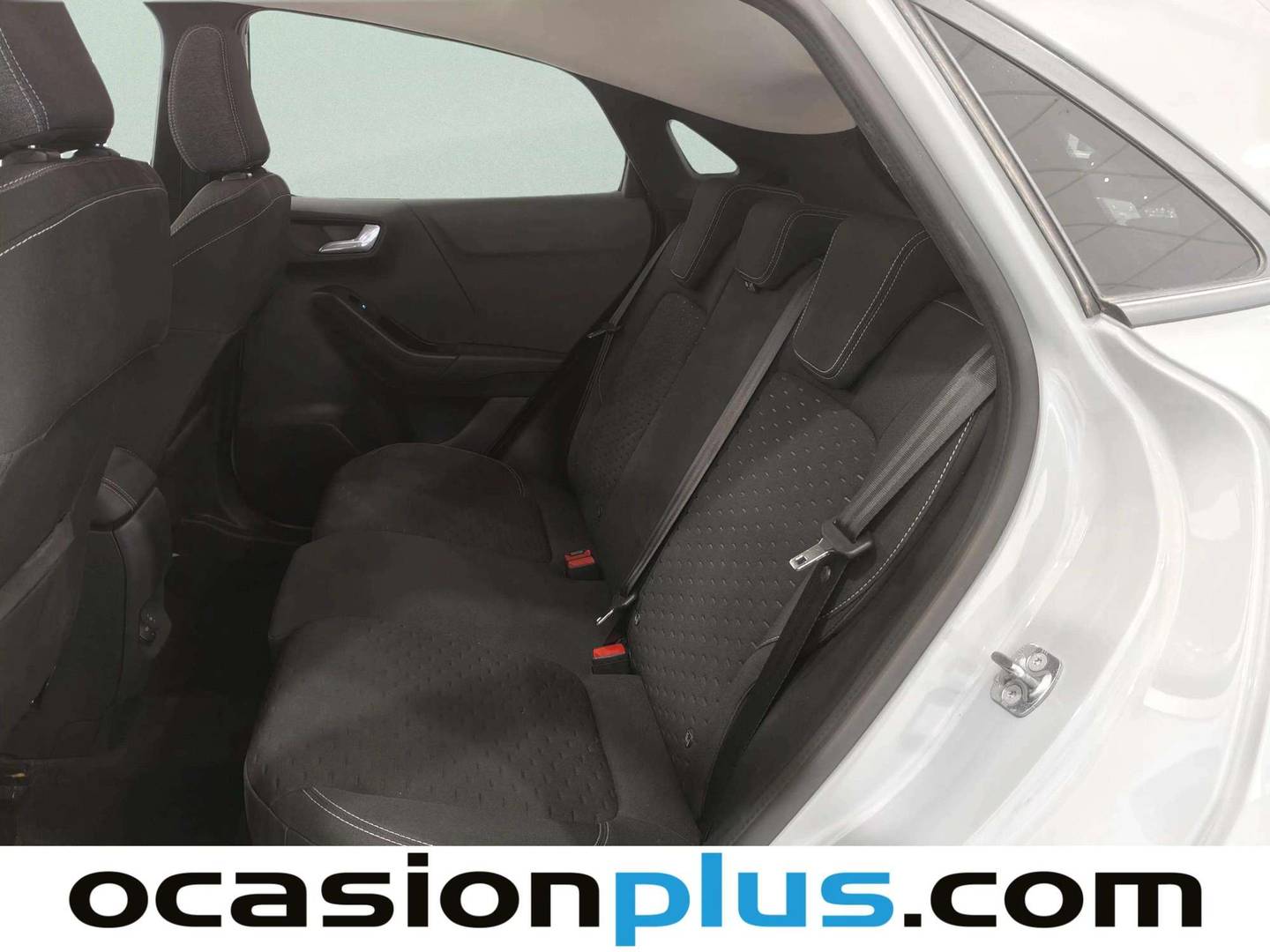 Foto asientos traseros Ford Puma Ford Puma 1.0 EcoBoost MHEV Titanium Auto (125 CV)
