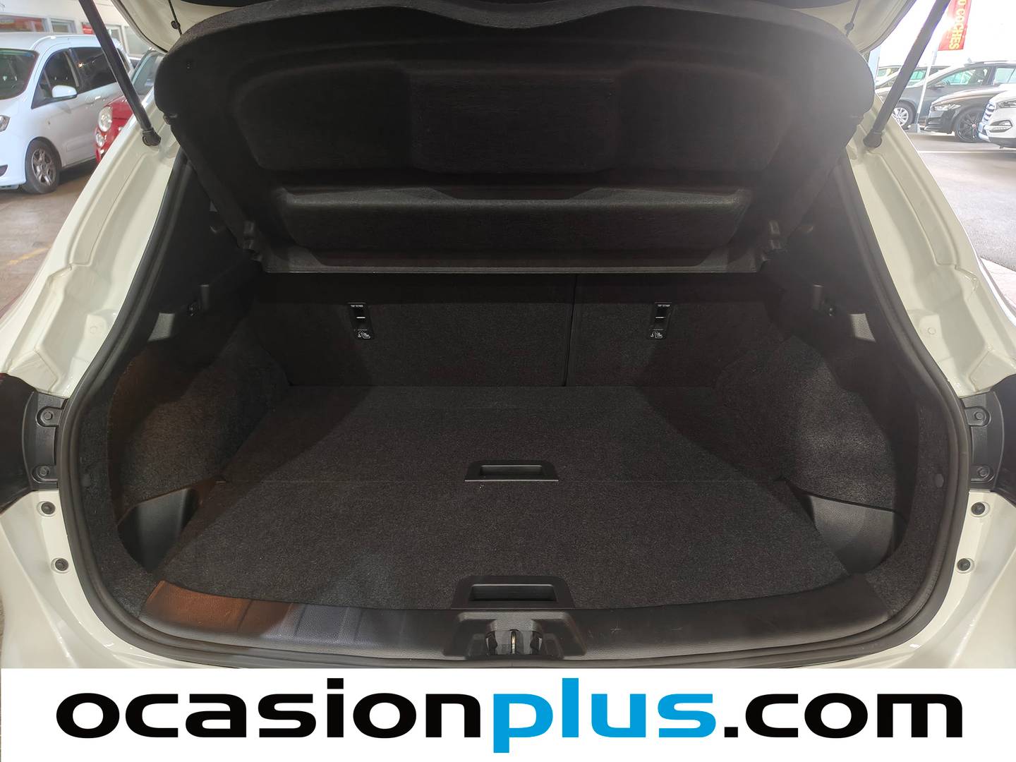 Fotos maletero Nissan QASHQAI Nissan Qashqai 1.6 dCi N-Connecta 4x2 (130 CV)