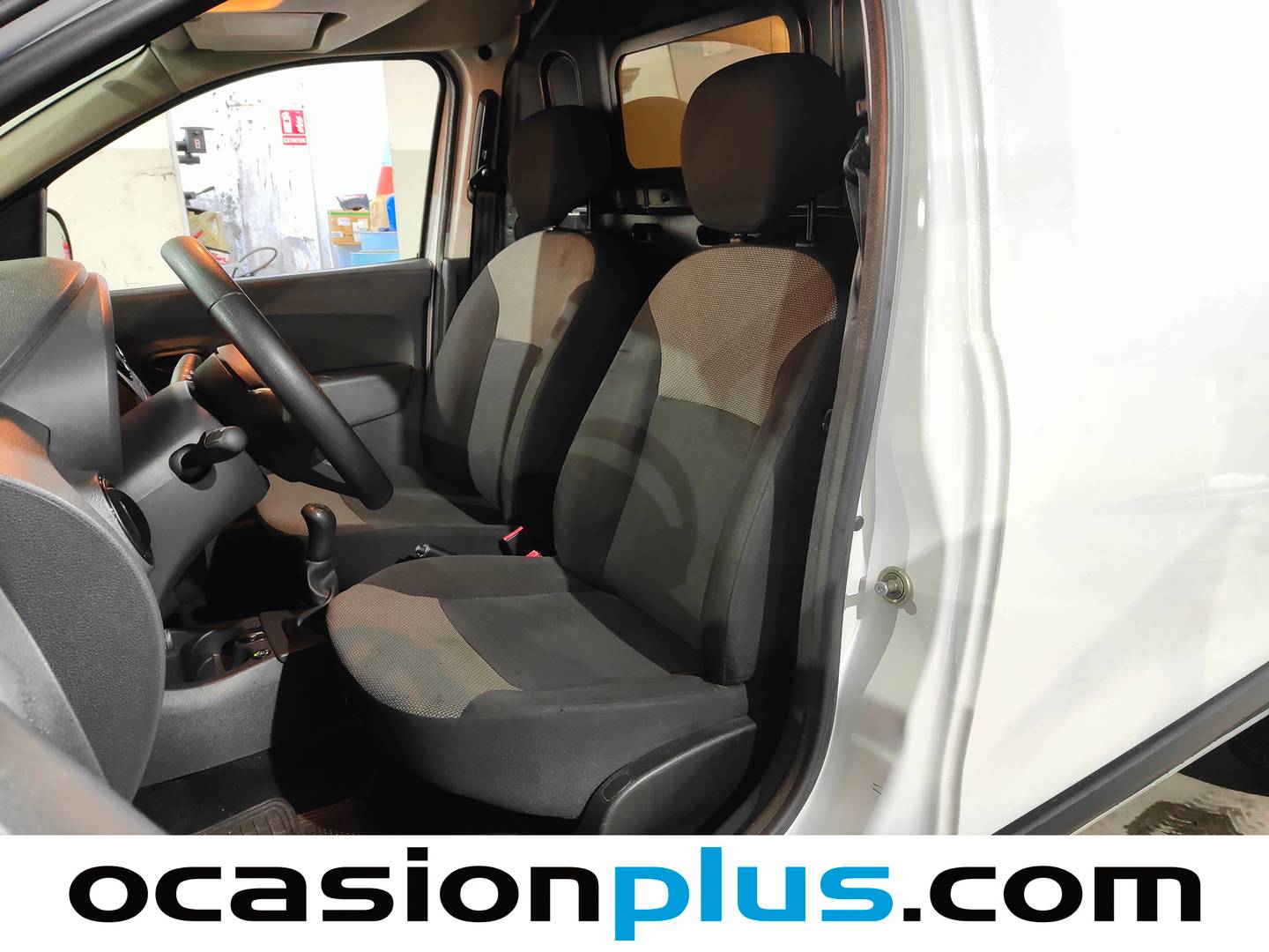 Foto asientos delanteros Dacia Dokker Dacia Dokker 1.6 GLP Essential (98 CV)