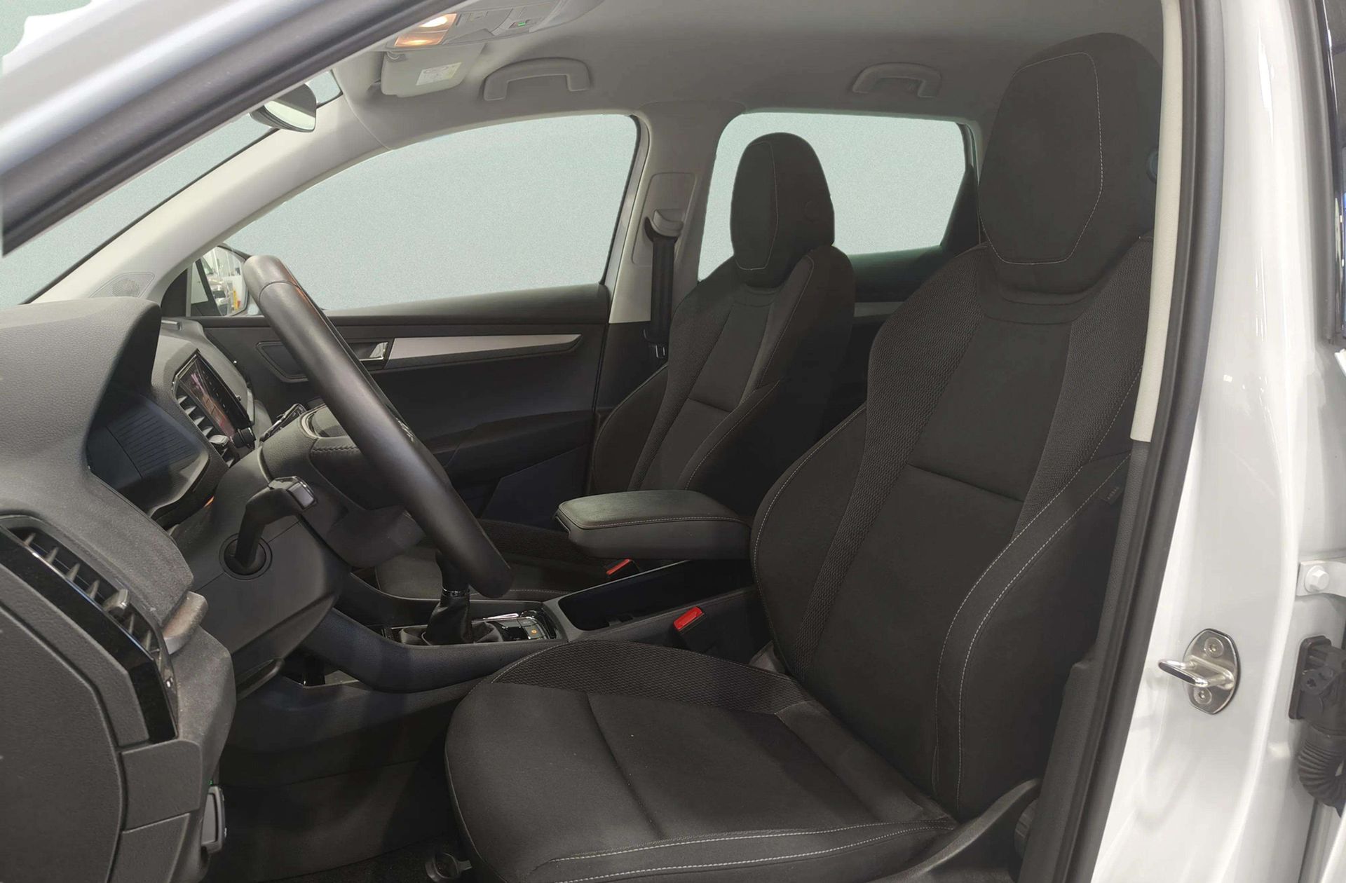 Škoda Karoq 1.0 TSI Selection - foto 10