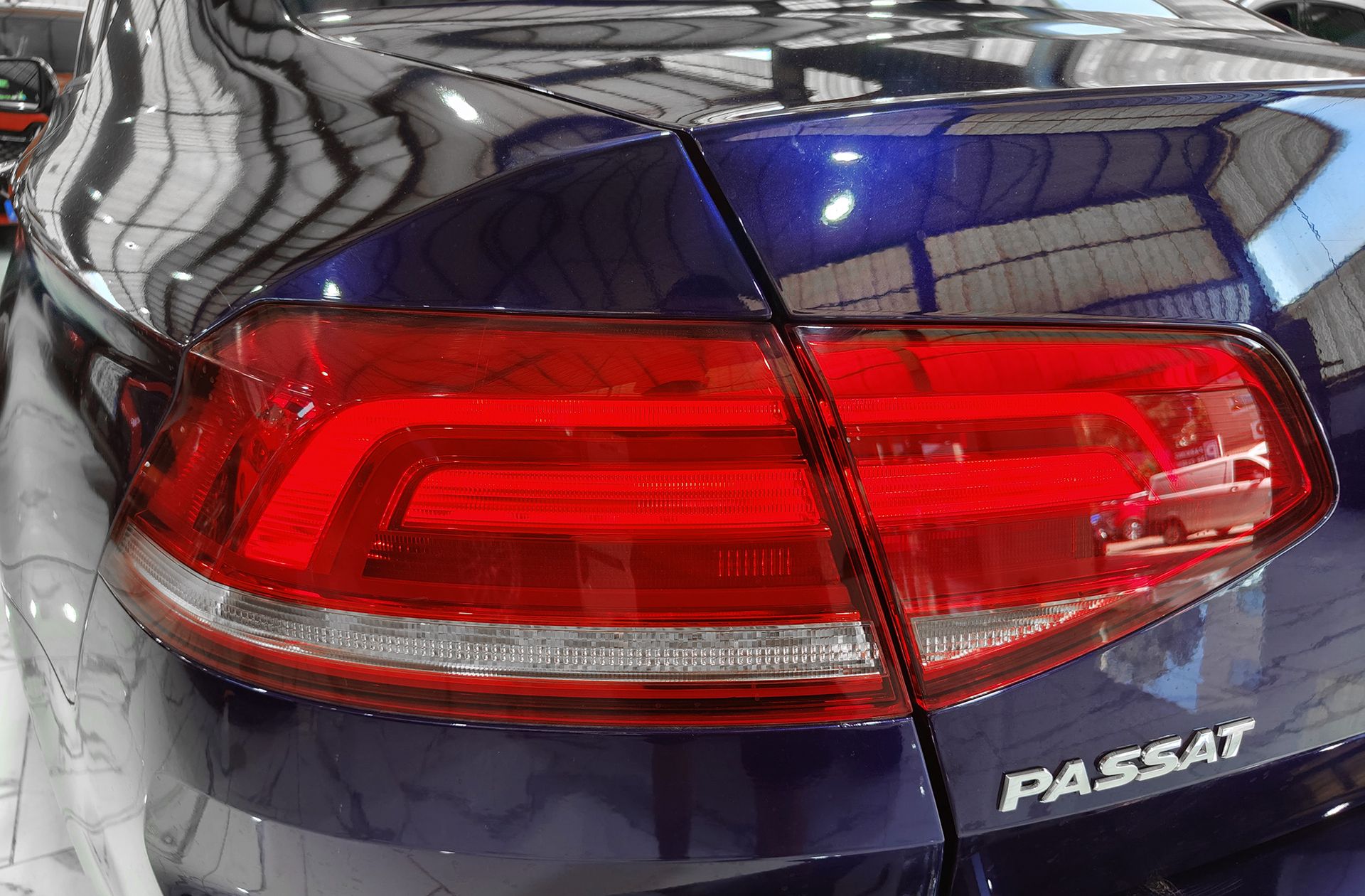 Volkswagen Passat Advance 2.0 TDI Pack R Line - foto 17