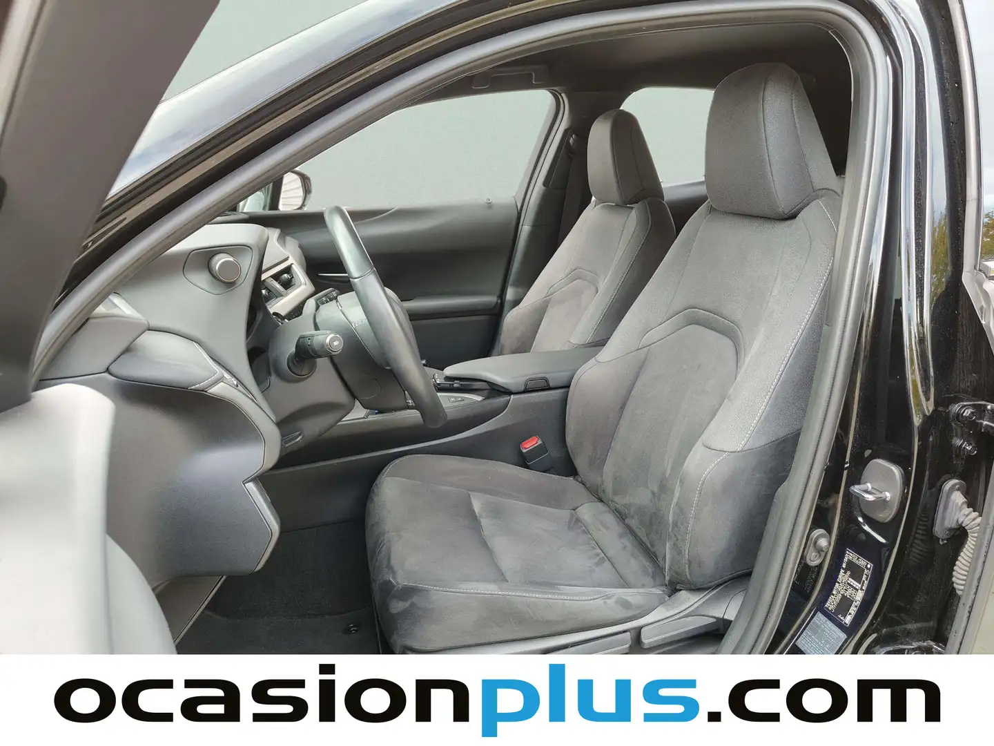 Foto Lexus UX Lexus UX 250h Business 2WD (184 CV)