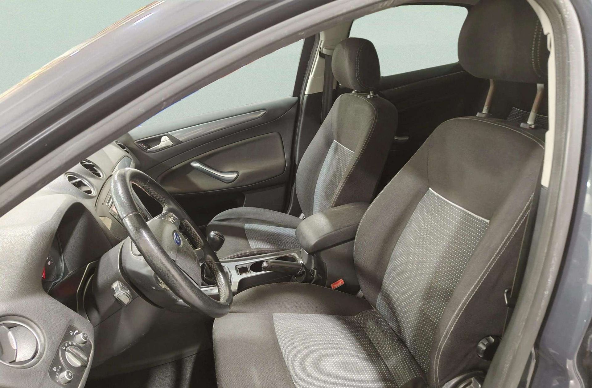 Ford Mondeo 2.0 TDCi Limited Edition - foto 10