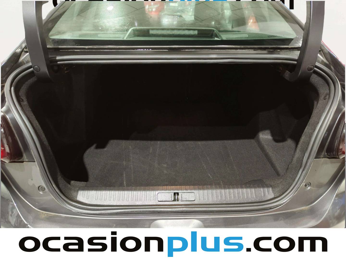 Foto Citroën C4 X Citroen C4 X PureTech 130 S&S Plus EAT8 (131 CV)