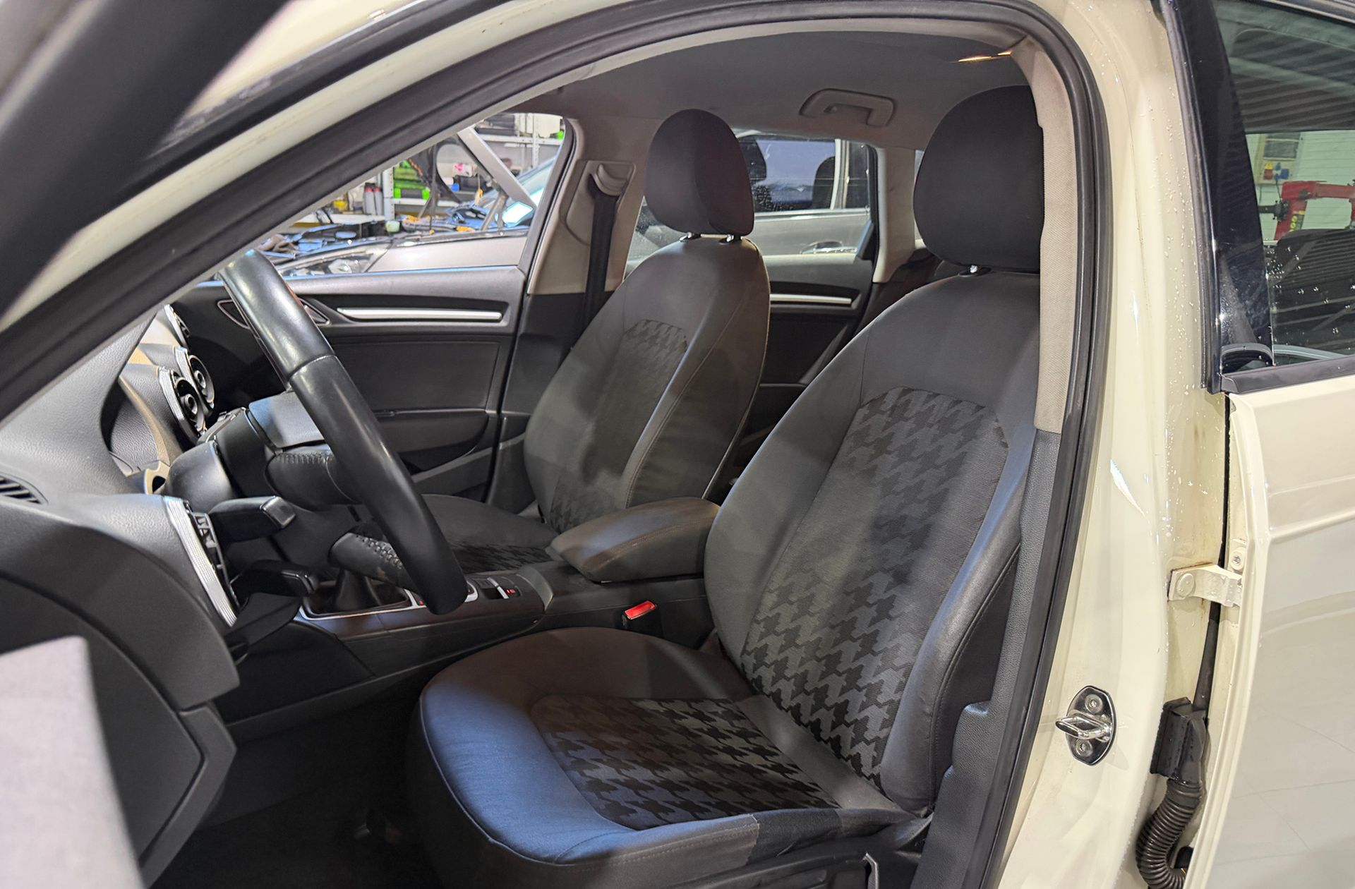Audi A3 Sportback Attracted 1.6 TDI - foto 9