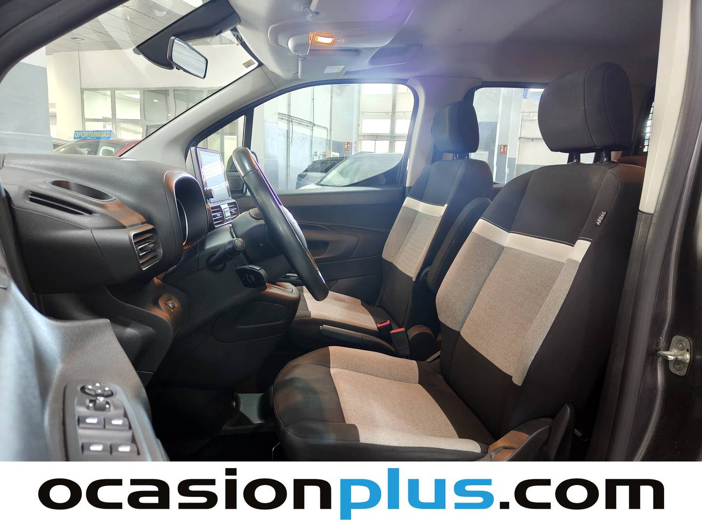 Foto asientos delanteros Citroën Berlingo Citroën Berlingo BlueHDi 130 S&S Talla M Shine Business (130 CV)