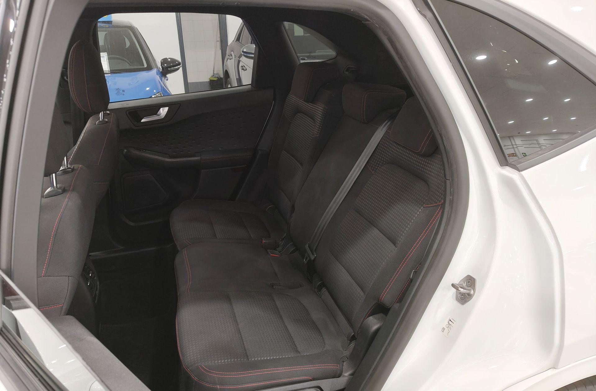 Ford Kuga 1.5 EcoBlue ST-Line - foto 12
