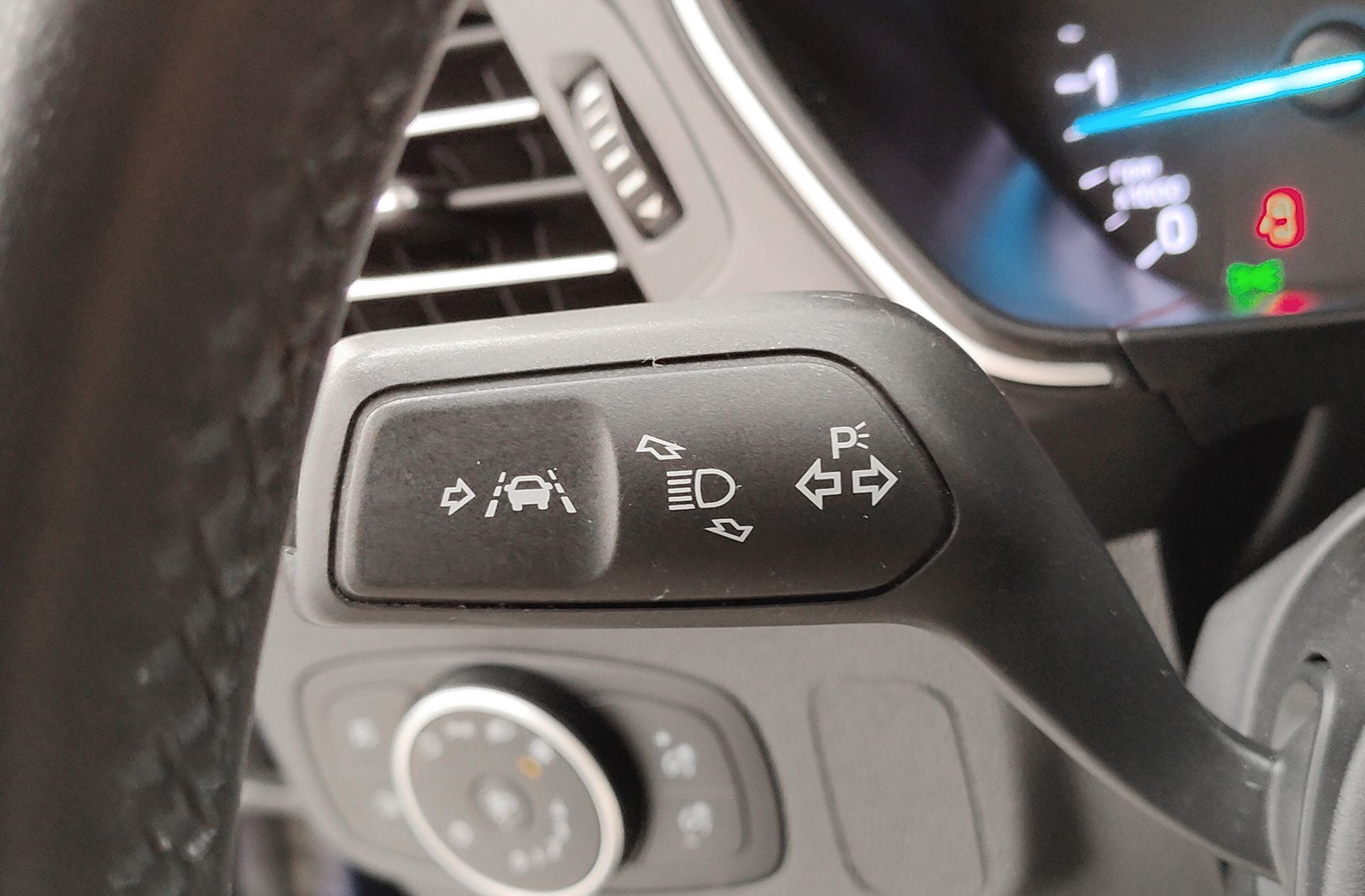 Ford Focus SportBreak 1.5 EcoBlue Trend+ - foto 23