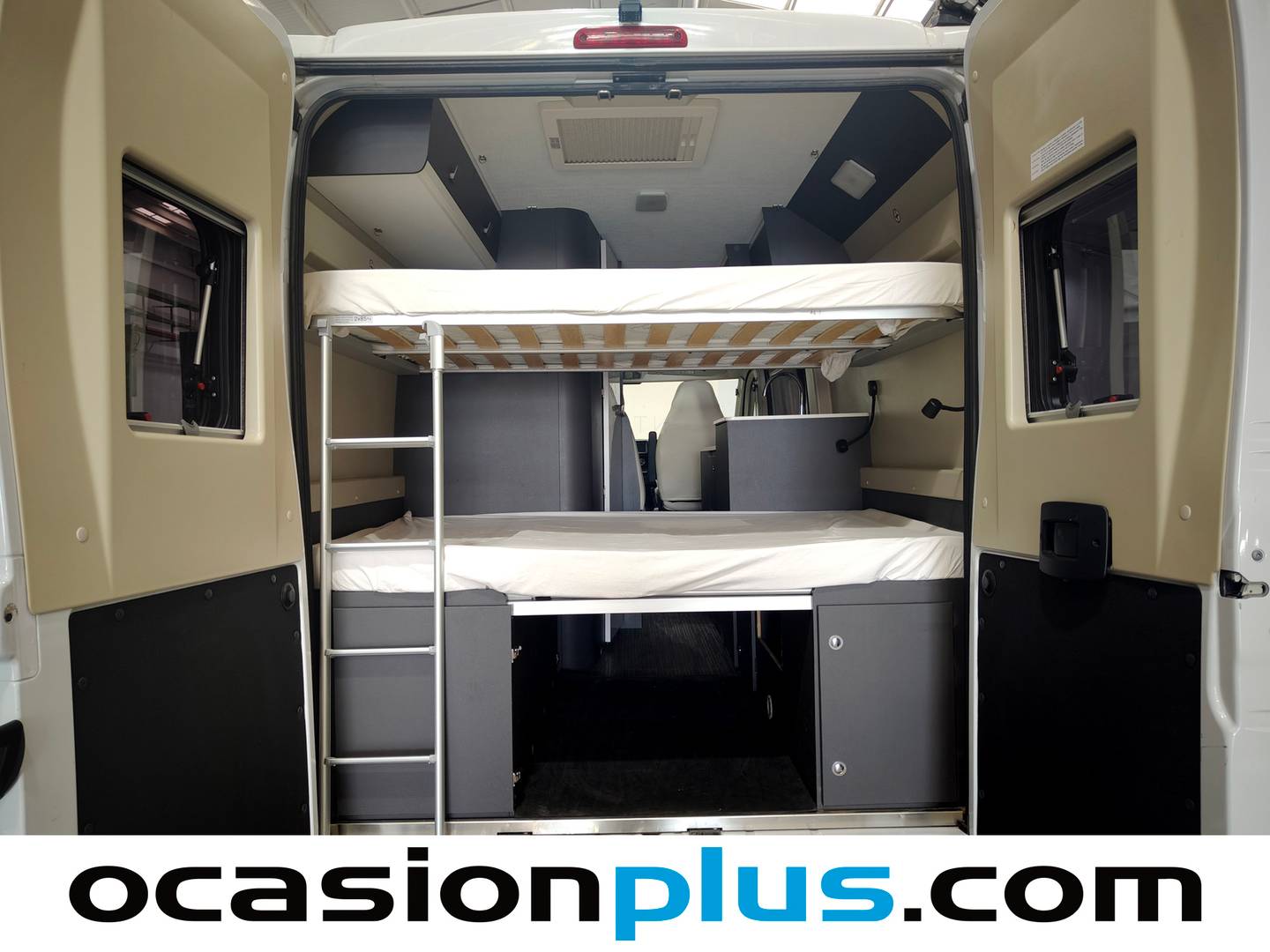 Foto asientos traseros McLouis MENFYS McLouis MENFYS Maxi (140 CV)