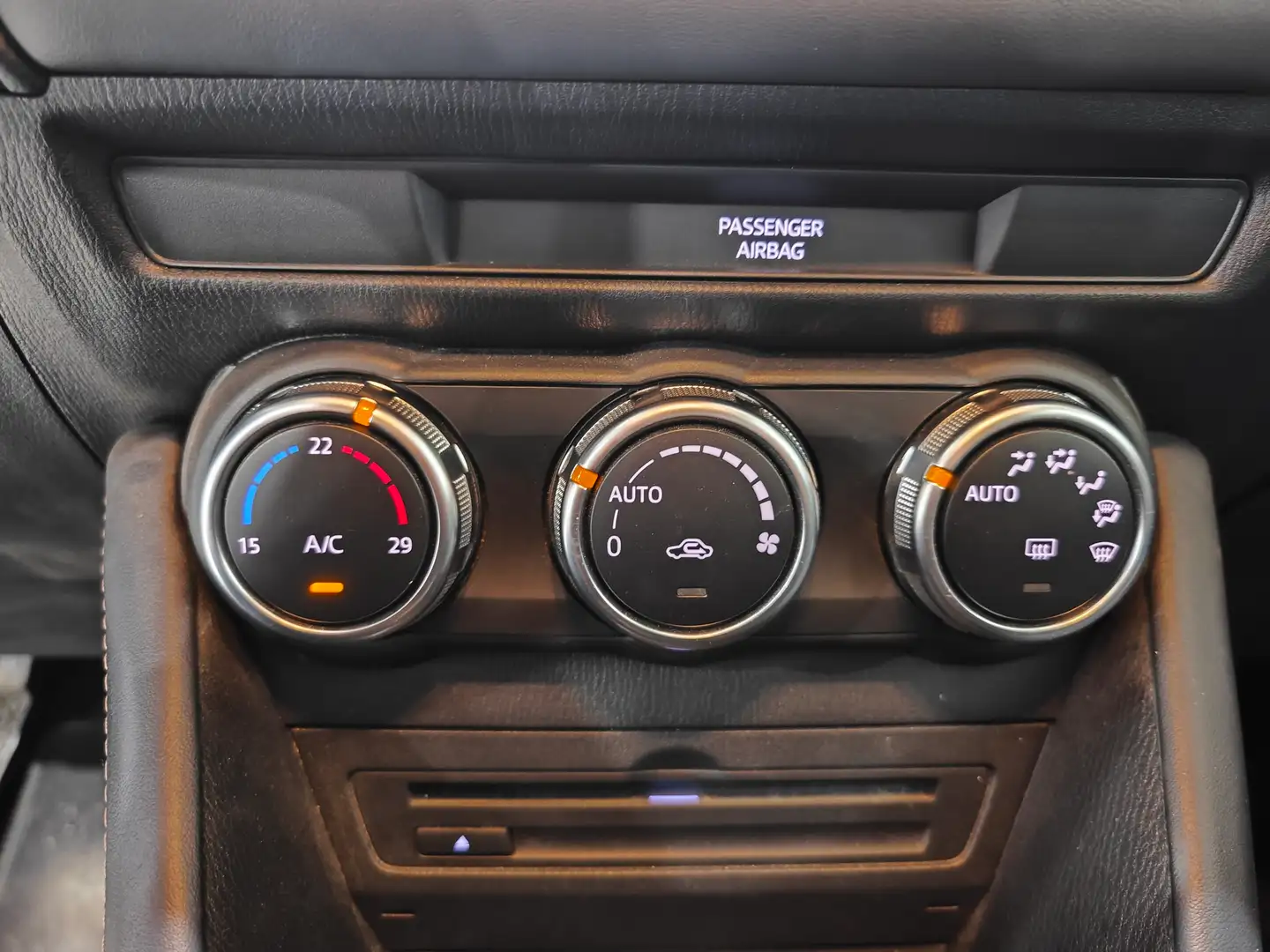 Foto Mazda CX-3 Mazda CX-3 2.0 G Zenith 2WD  (121 CV)