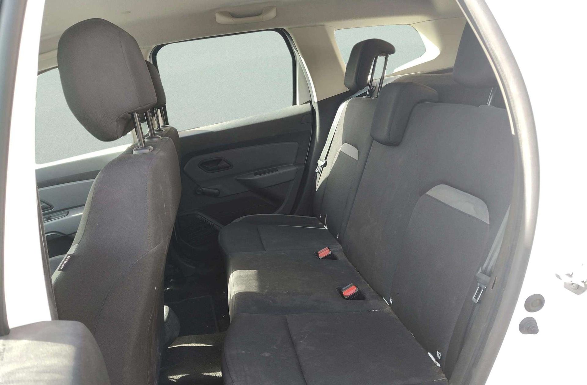 Dacia Duster Essential TCe 4x2 - foto 8