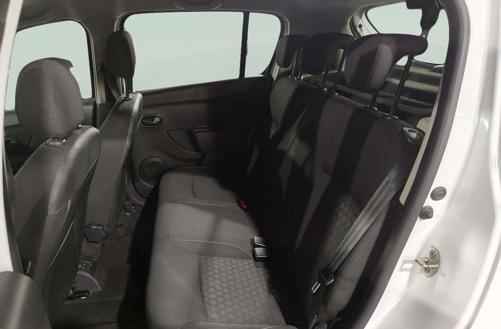 Dacia Sandero Laureate dCi - foto 10