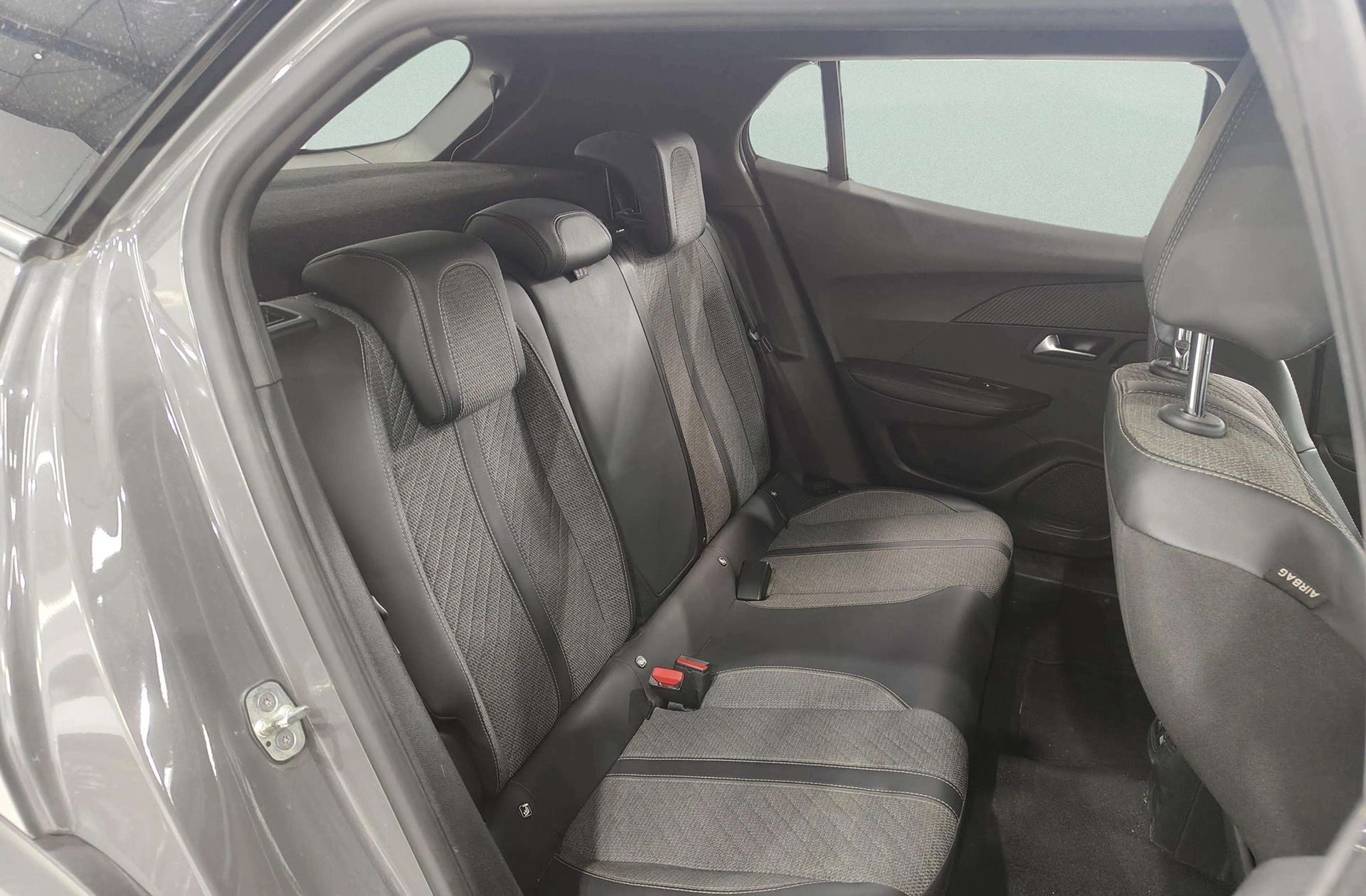 Peugeot 2008 PureTech 100 Allure - foto 18