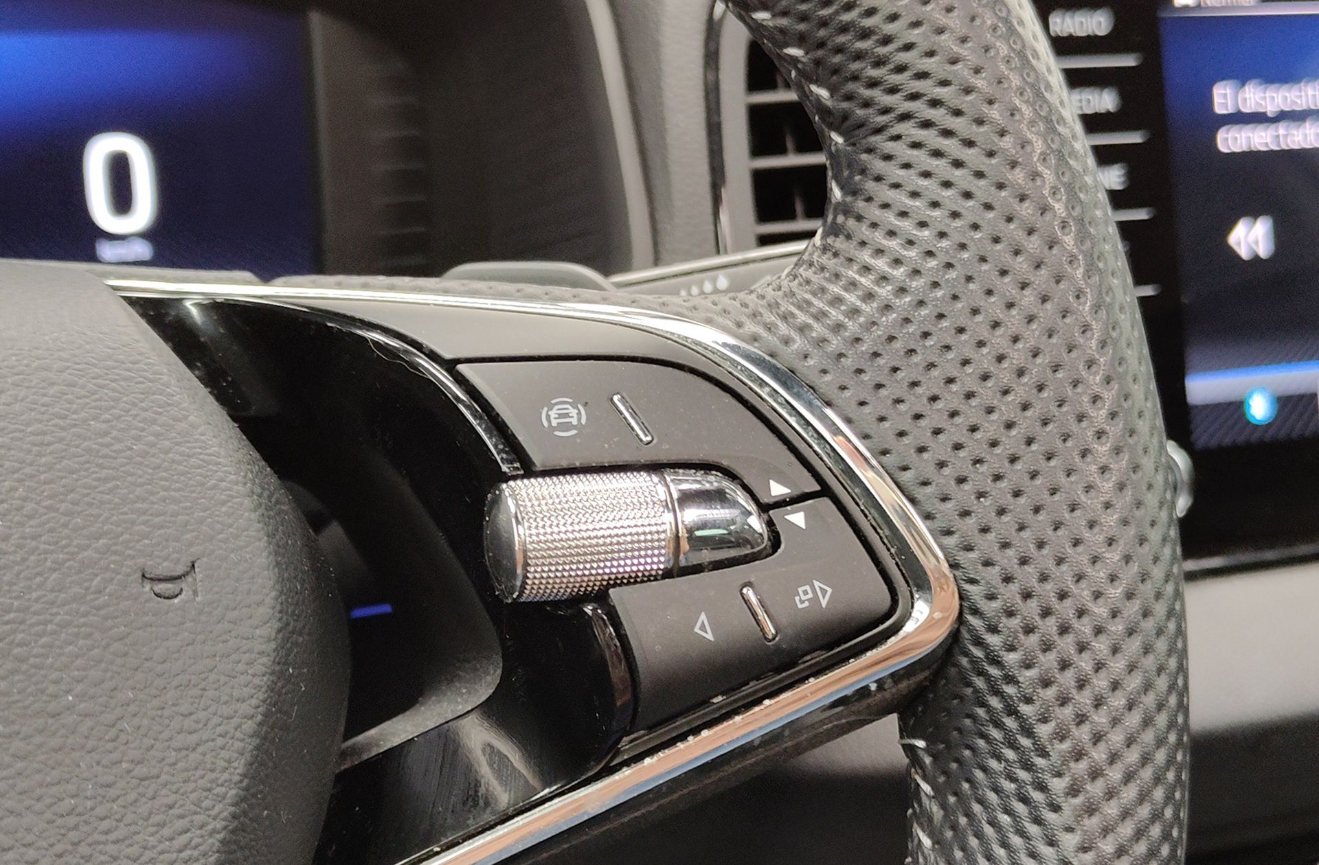 Škoda Karoq 1.5 TSI ACT Sportline DSG - foto 35