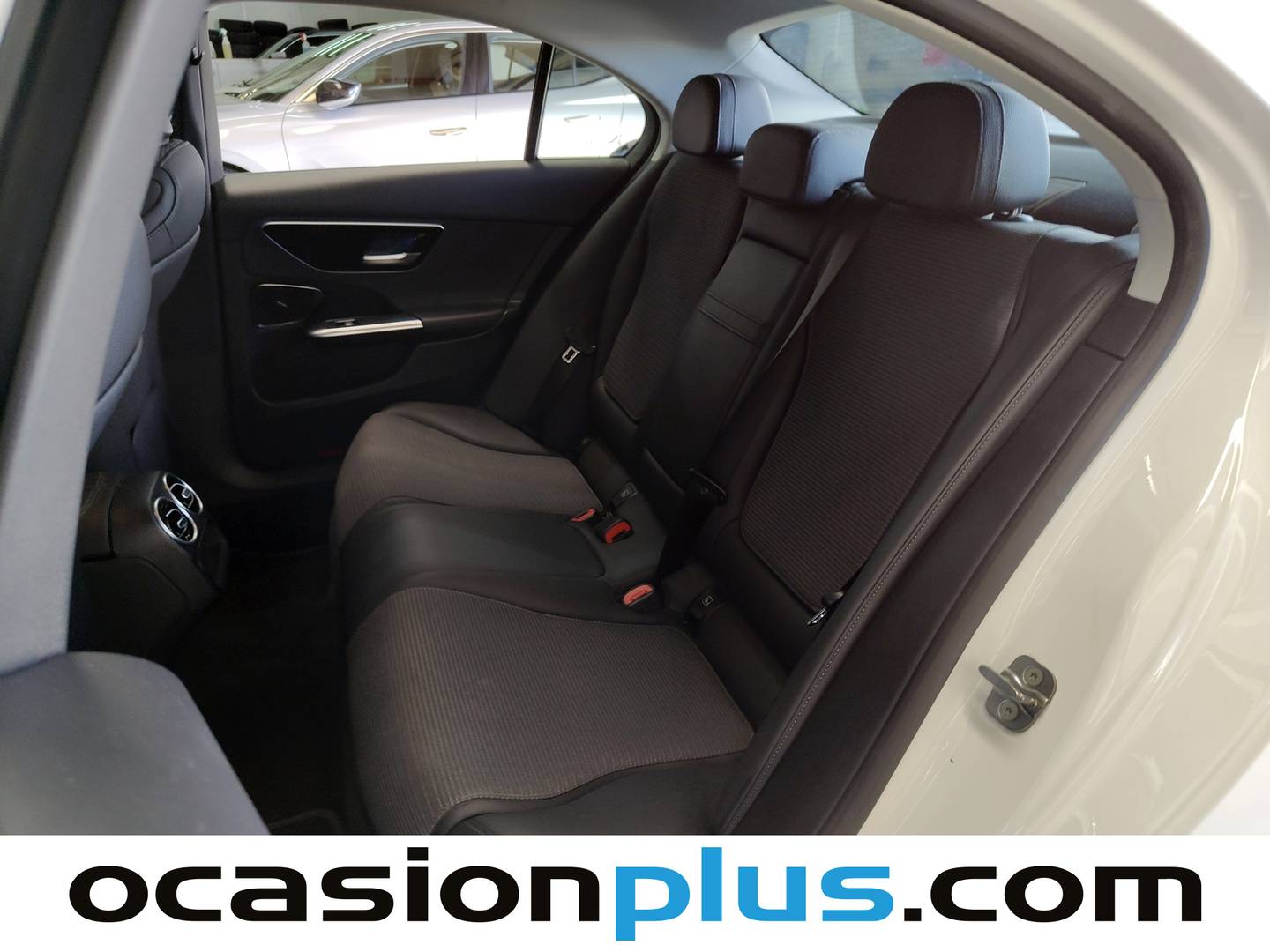 Foto asientos traseros Mercedes Clase C Mercedes Clase C 300 e (313 CV)