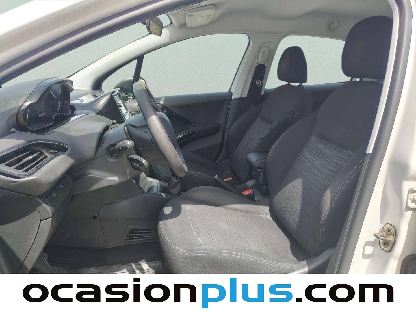 Foto asientos delanteros Peugeot 208 Peugeot 208 1.2 PureTech Access (82 CV)