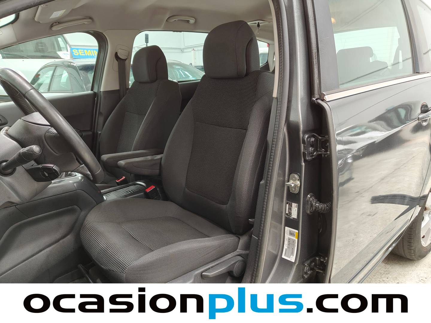 Foto asientos delanteros Peugeot 5008 Peugeot 5008 1.6 HDI FAP Active (115 CV) 7 Plazas