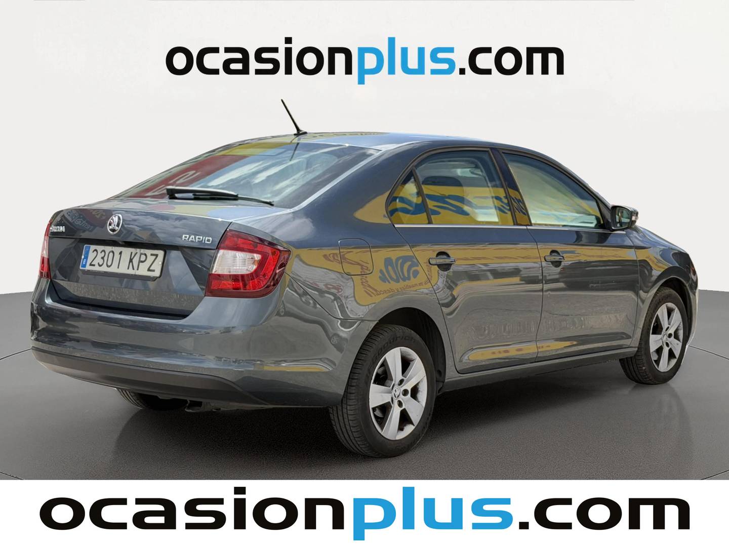 Foto trasera Skoda Rapid Skoda Rapid 1.0 TSI Ambition (110 CV) derecha