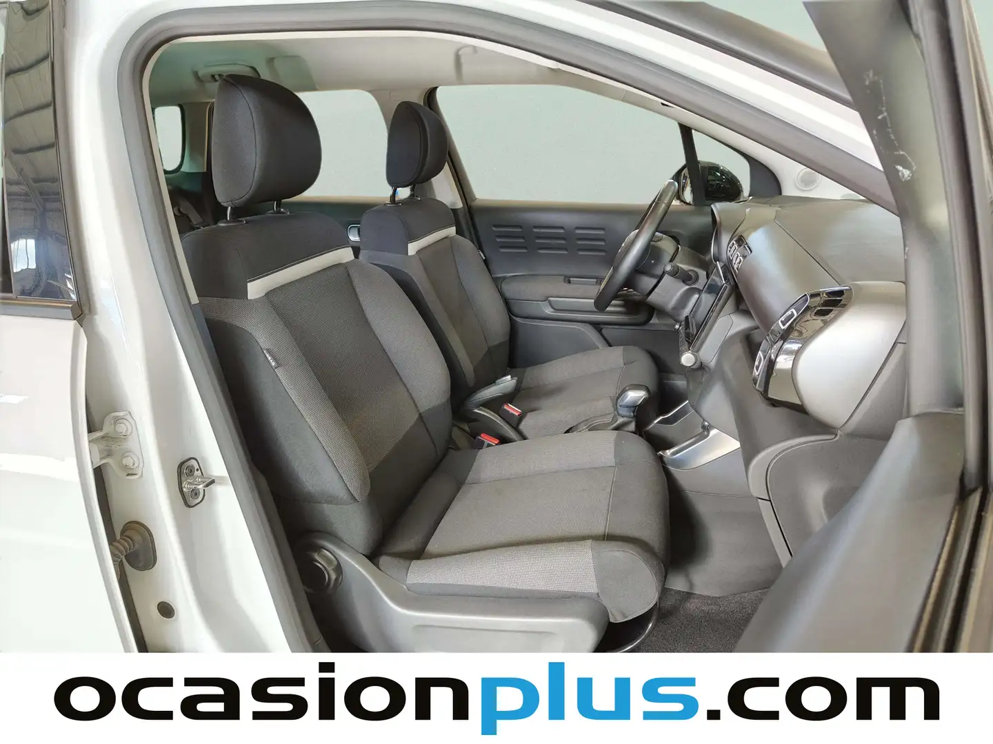 Foto Citroën C3 Aircross Citroen C3 Aircross PureTech 130 Shine Pack EAT6 (131 CV)