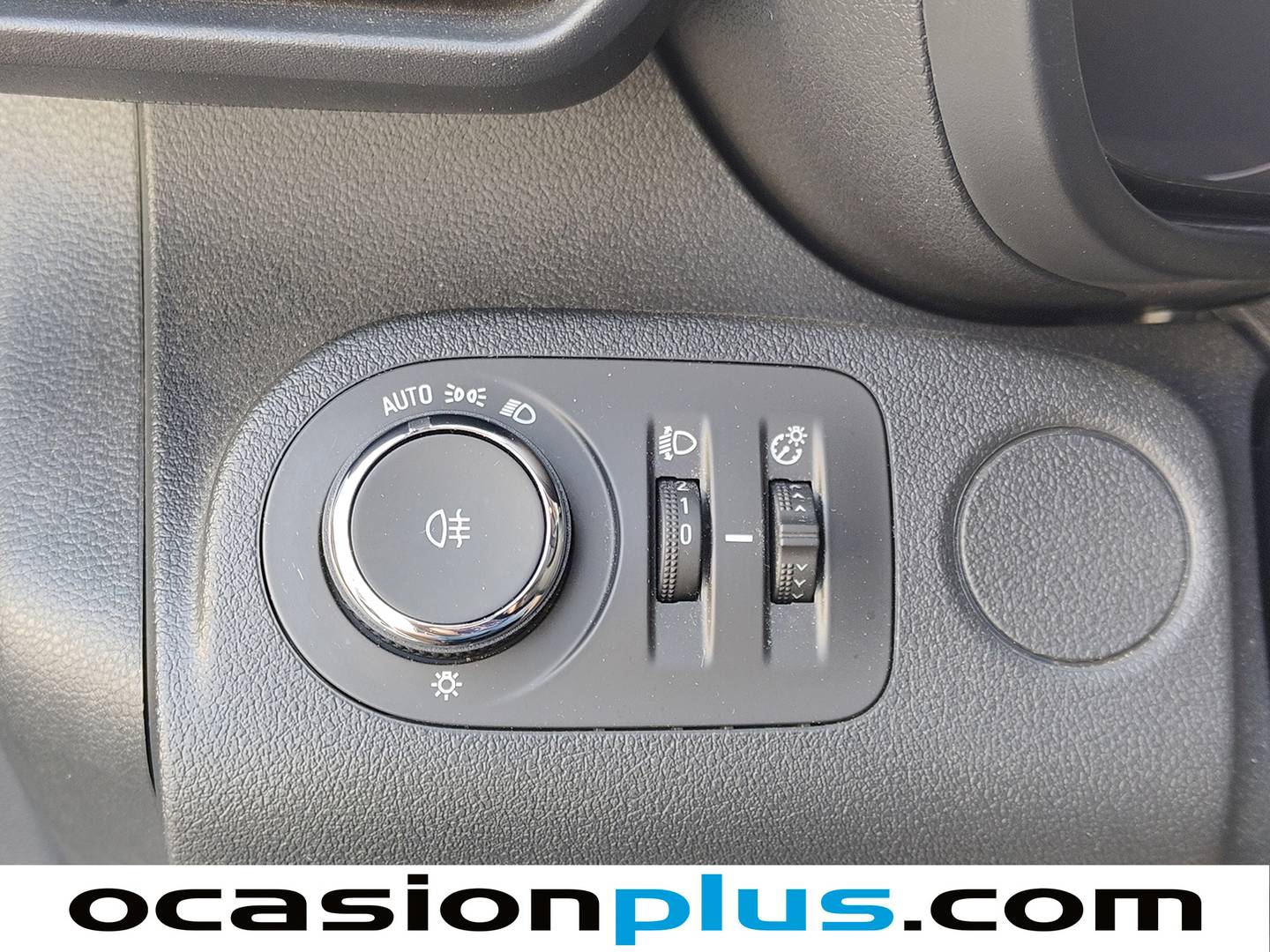 Extras y acabados del Opel Combo Life Opel Combo Life 1.2 Turbo S&S Expression L (110 CV)