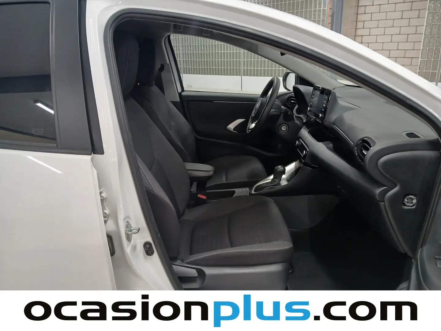 Foto Toyota Yaris Toyota Yaris 120H Business Plus (116 CV)