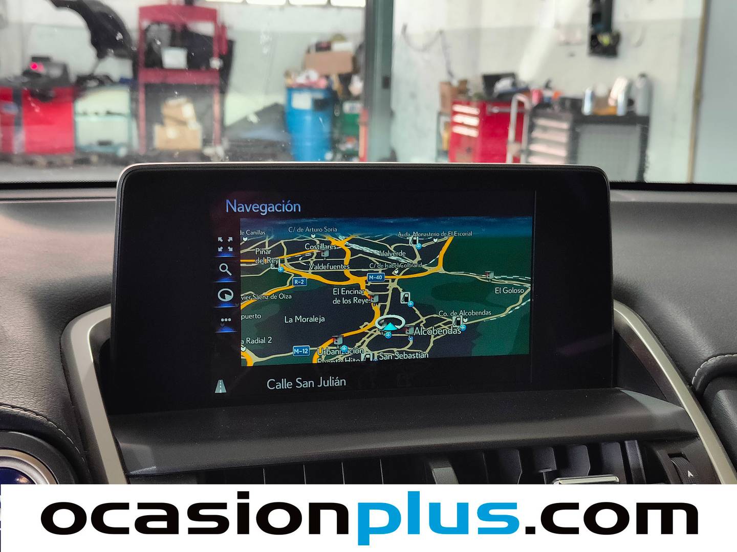 Extras y acabados del Lexus NX Lexus NX 300h Business Navigation 2WD (197 CV)