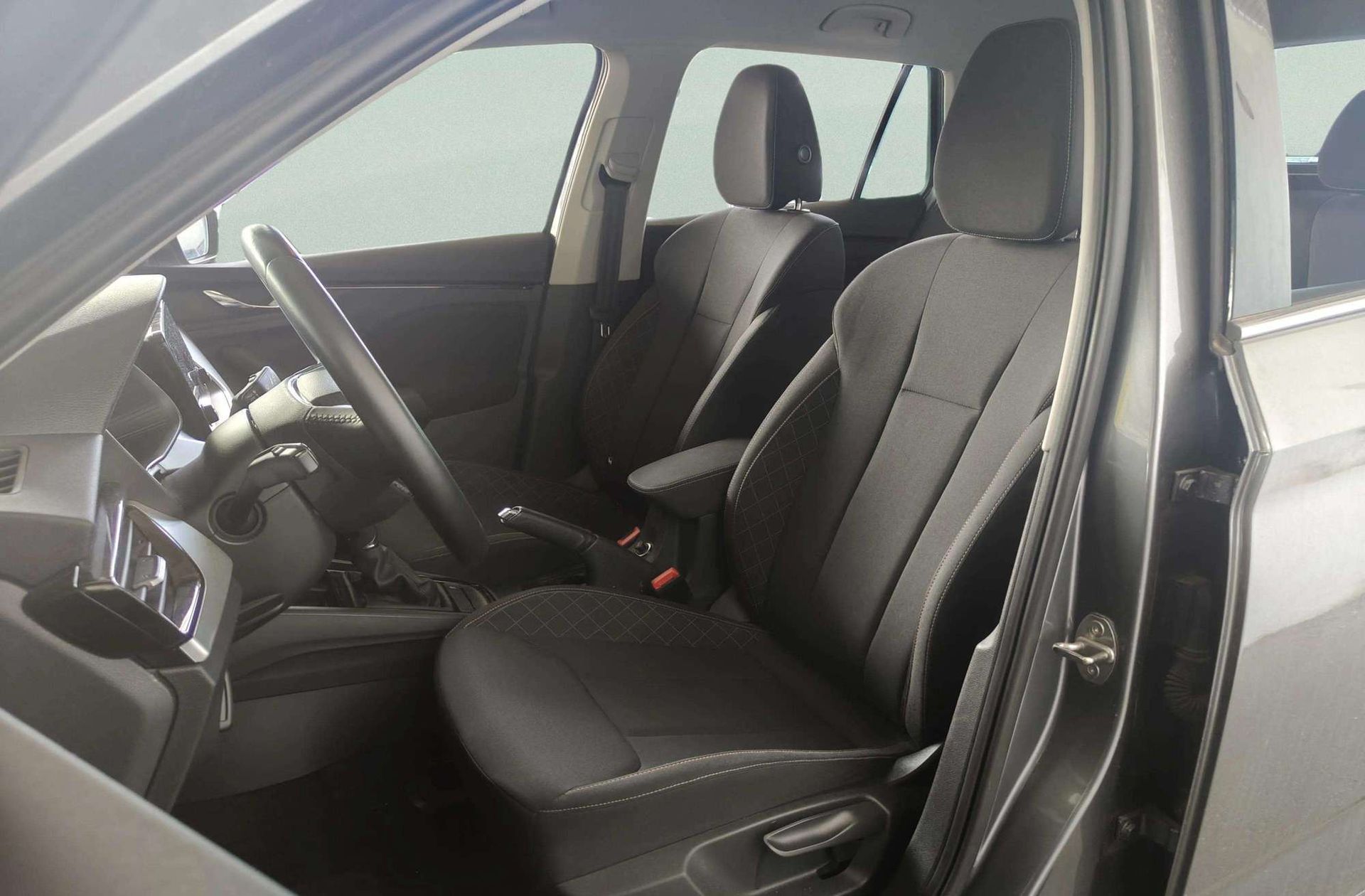 Škoda Kamiq 1.0 TSI Ambition DSG - foto 10