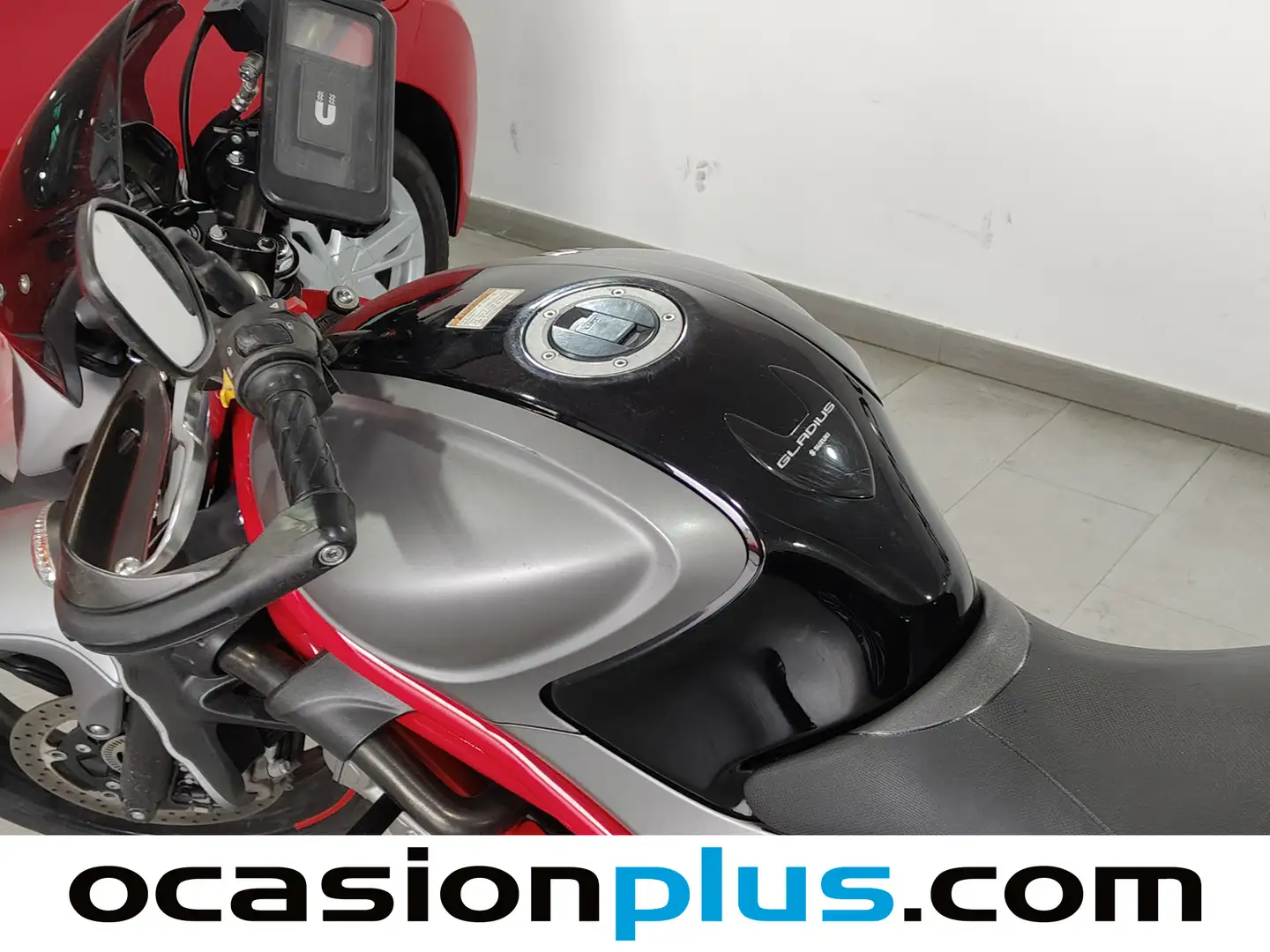 Foto Suzuki Gladius SV 650 ABS Suzuki Gladius SV 650 ABS (48 CV)