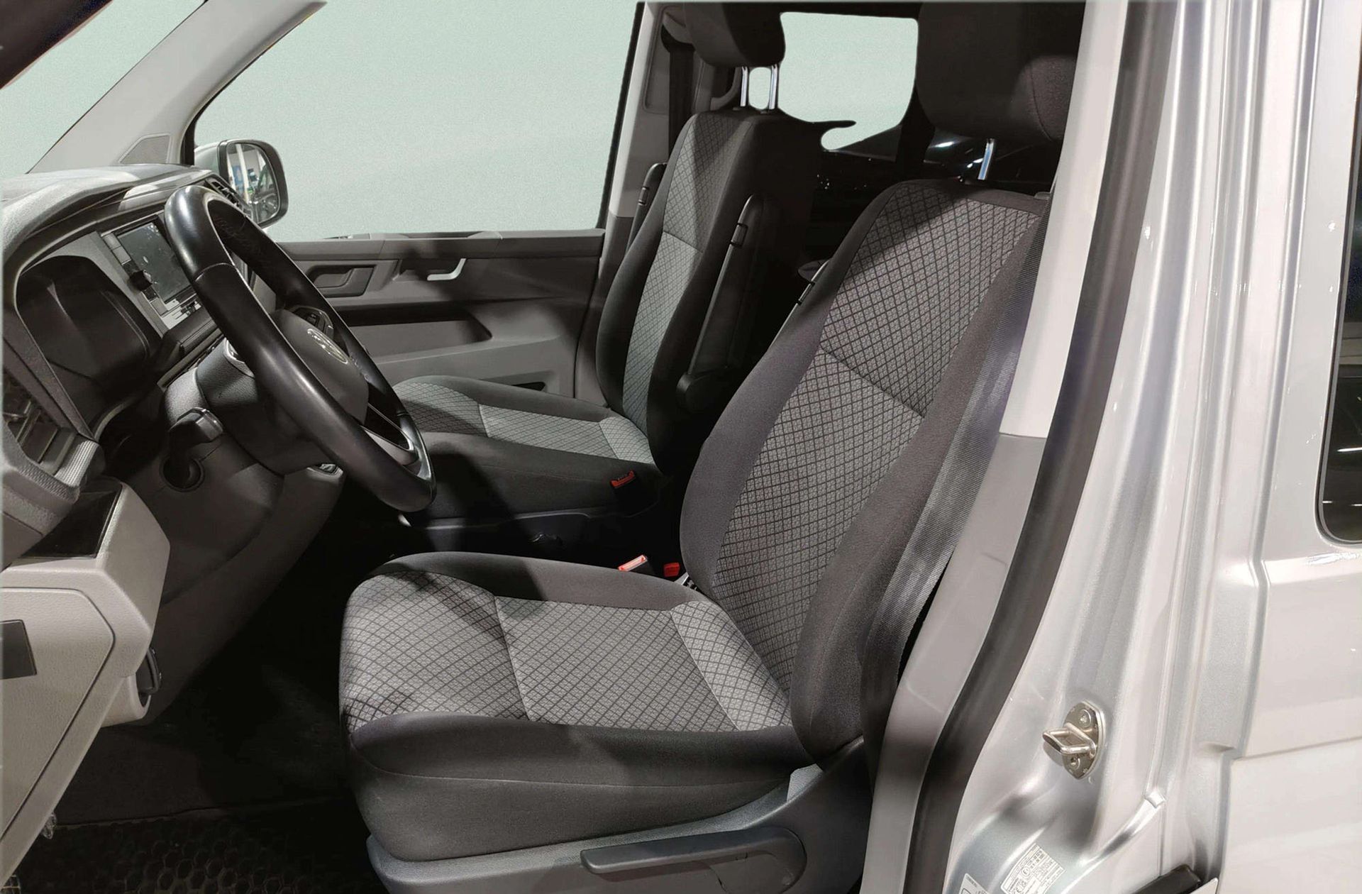 Volkswagen Caravelle Origin Batalla Corta 2.0 TDI BMT Camperizada - foto 18