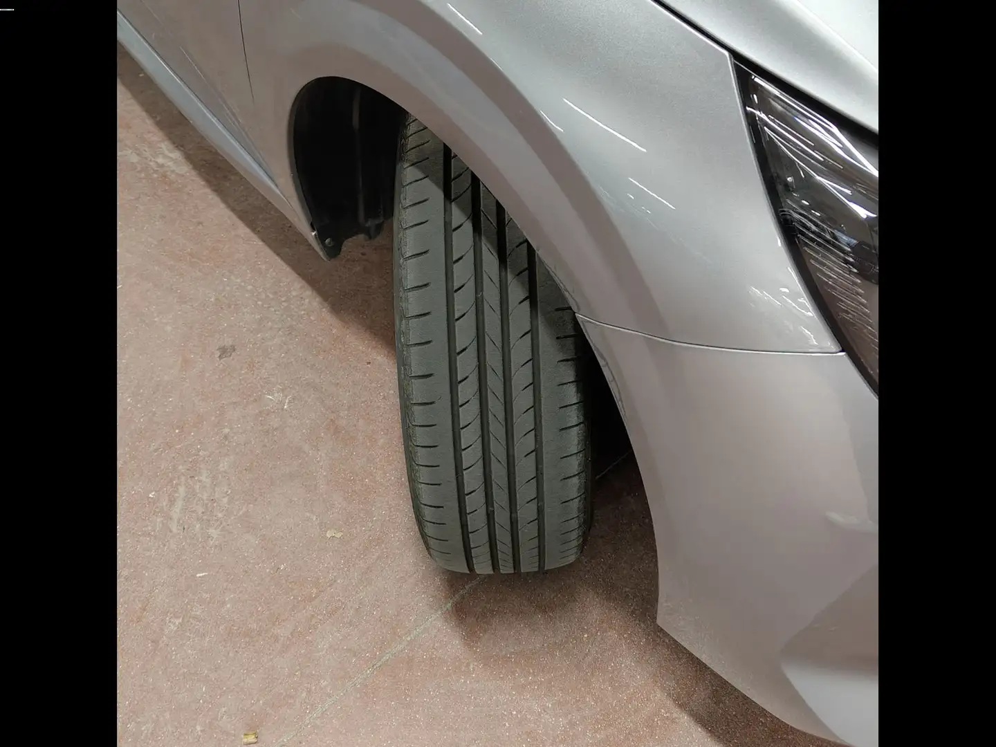 Foto Peugeot 208 Peugeot 208 BlueHDi 100 Allure (100 CV)