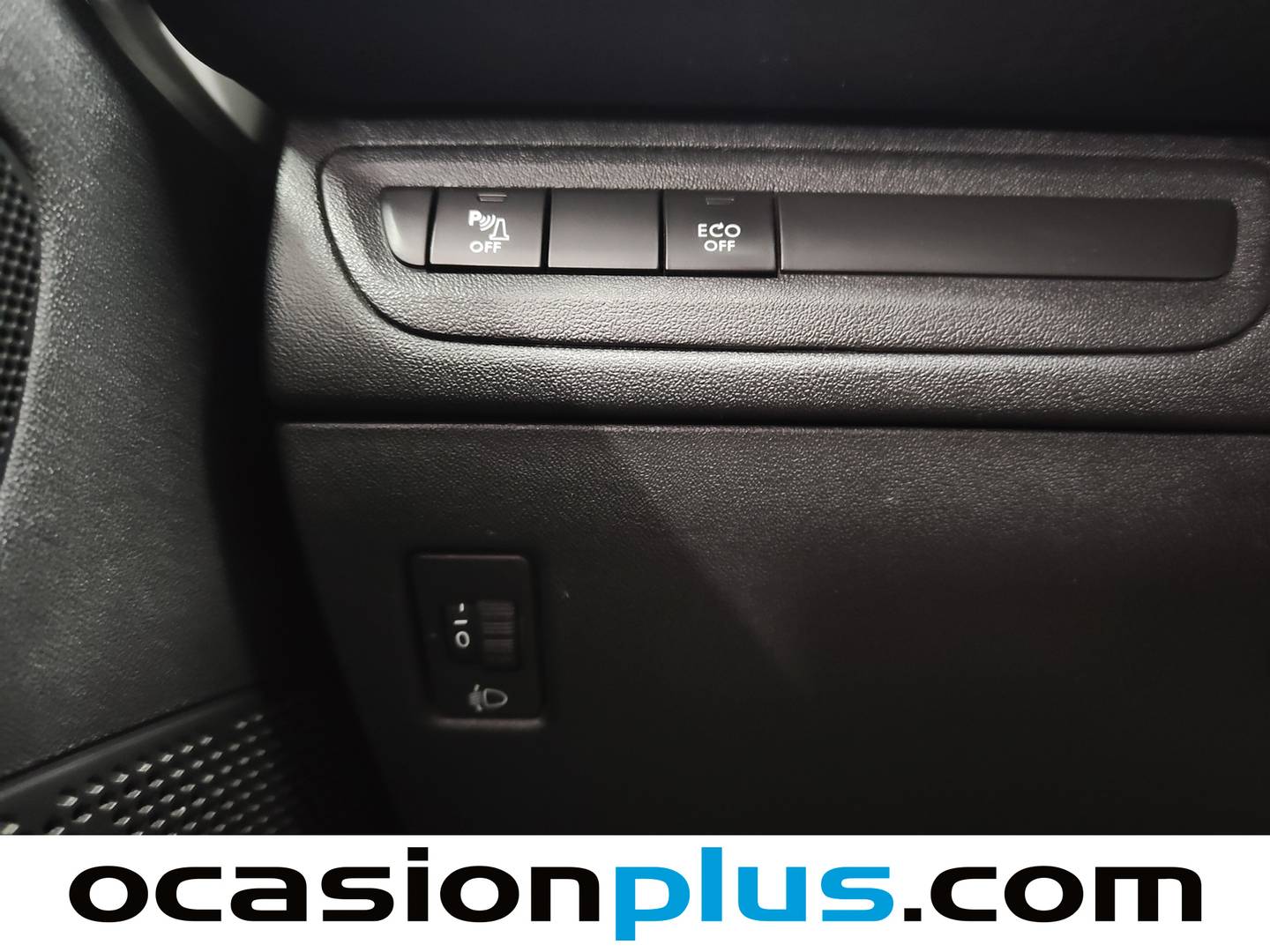 Extras y acabados del Peugeot 2008 Peugeot 2008 BlueHDi 100 Signature (100 CV)