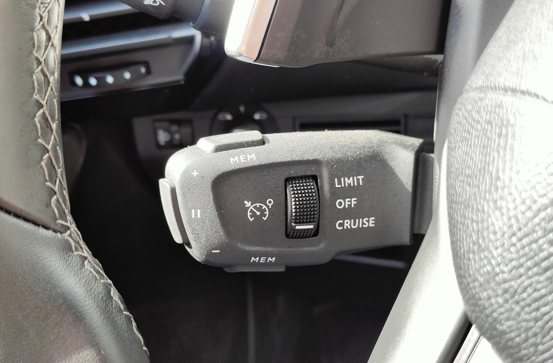DS DS 7 Crossback BlueHDi 130 Bastille - foto 28