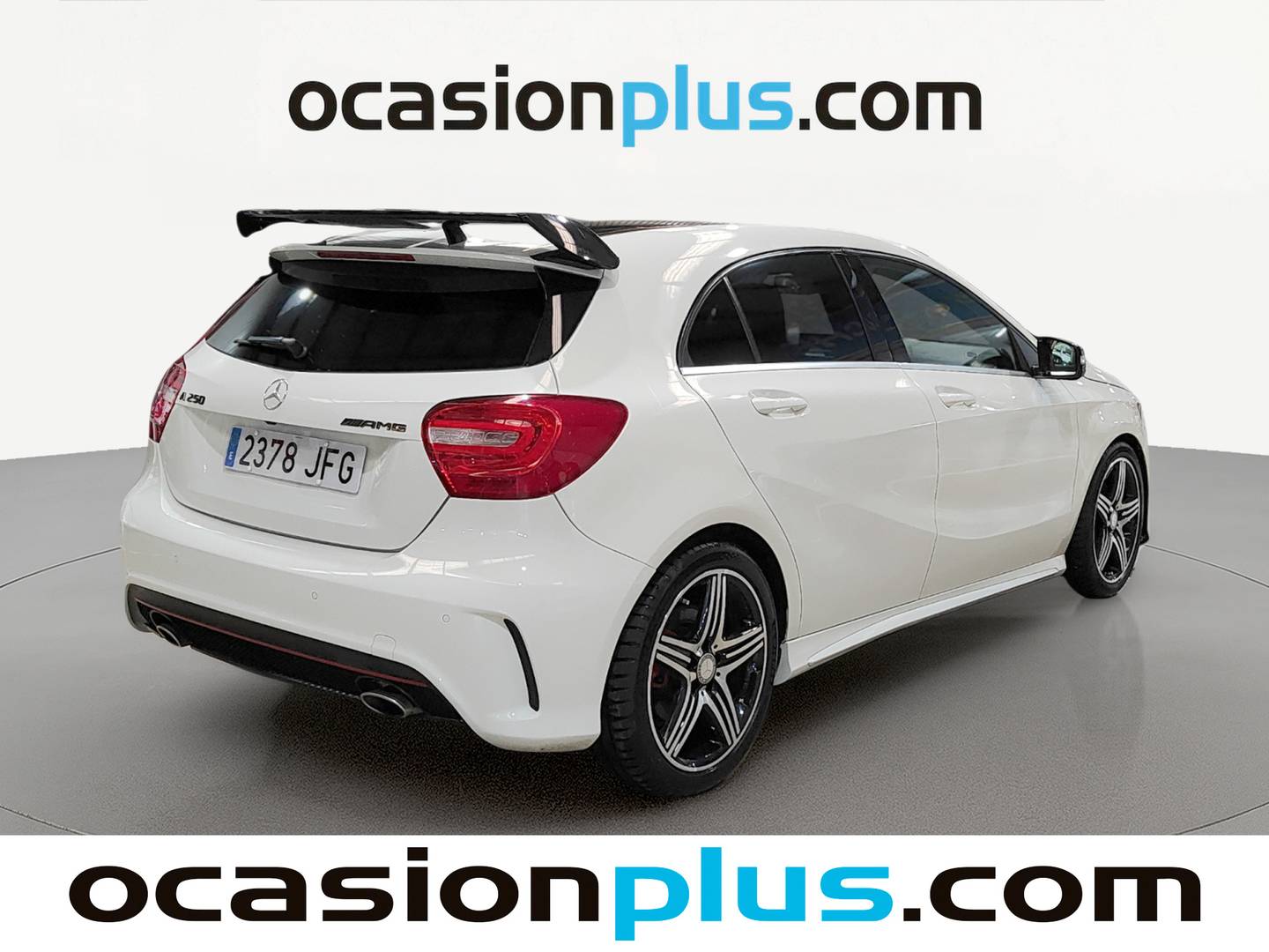 Foto trasera Mercedes Clase A Mercedes Clase A 250 AMG Line 4Matic (211 CV) derecha