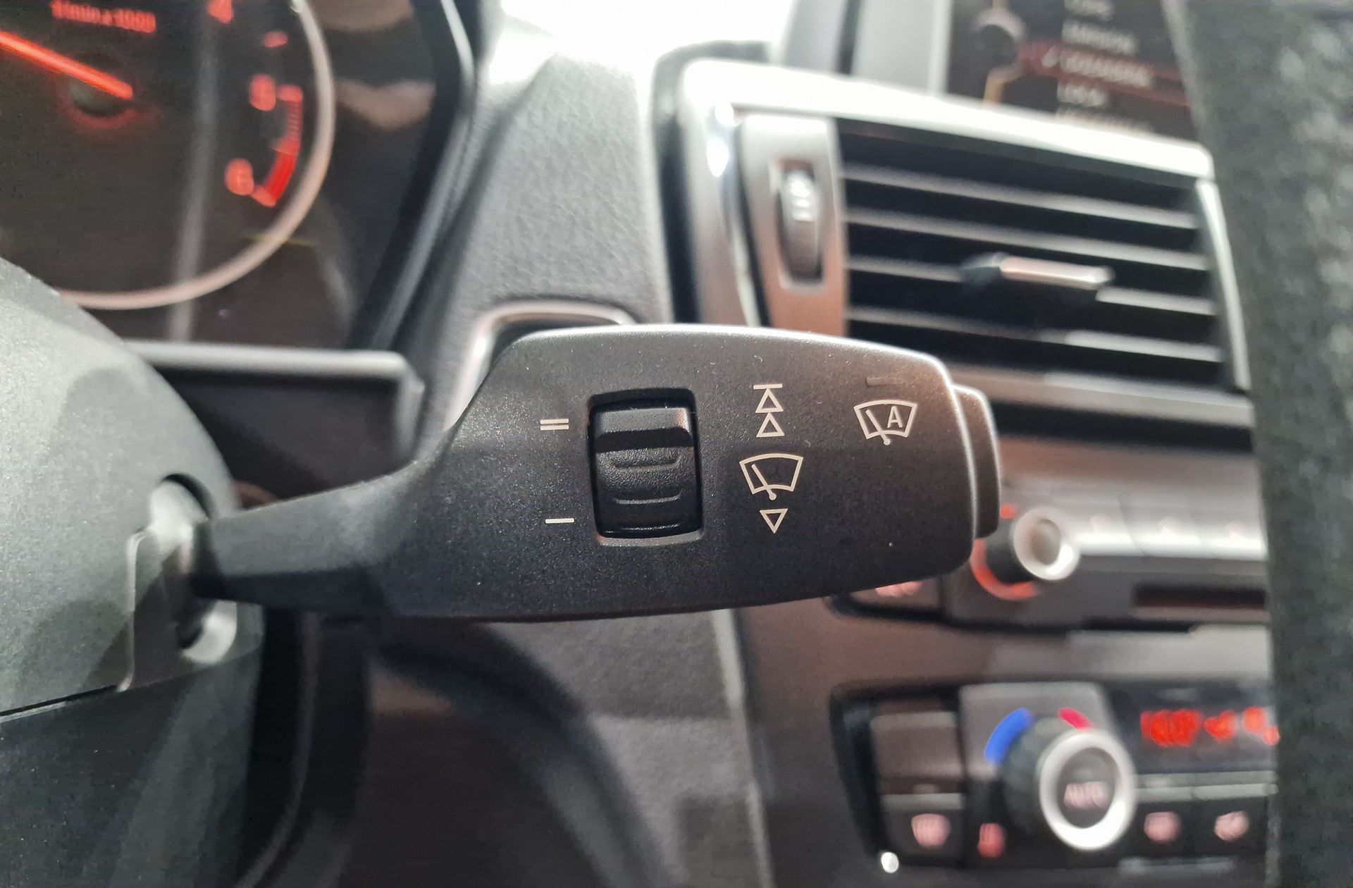 BMW Serie 1 116d Efficient Dynamics - foto 23