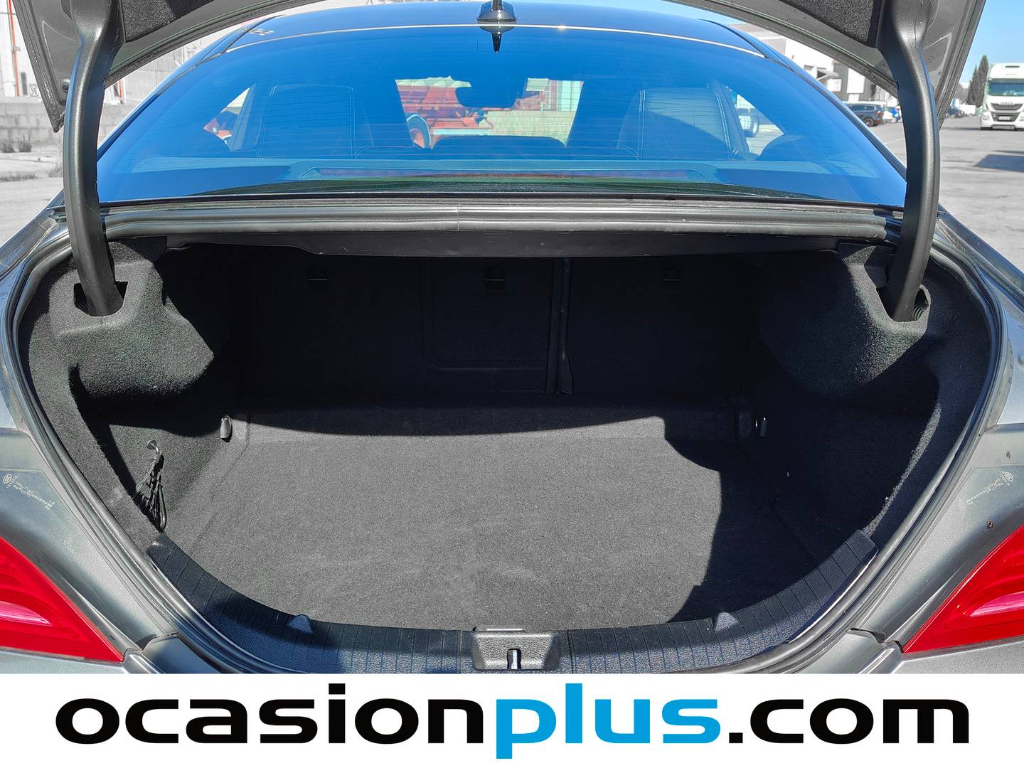 Fotos maletero Mercedes CLA Mercedes CLA 180 Urban (122 CV)