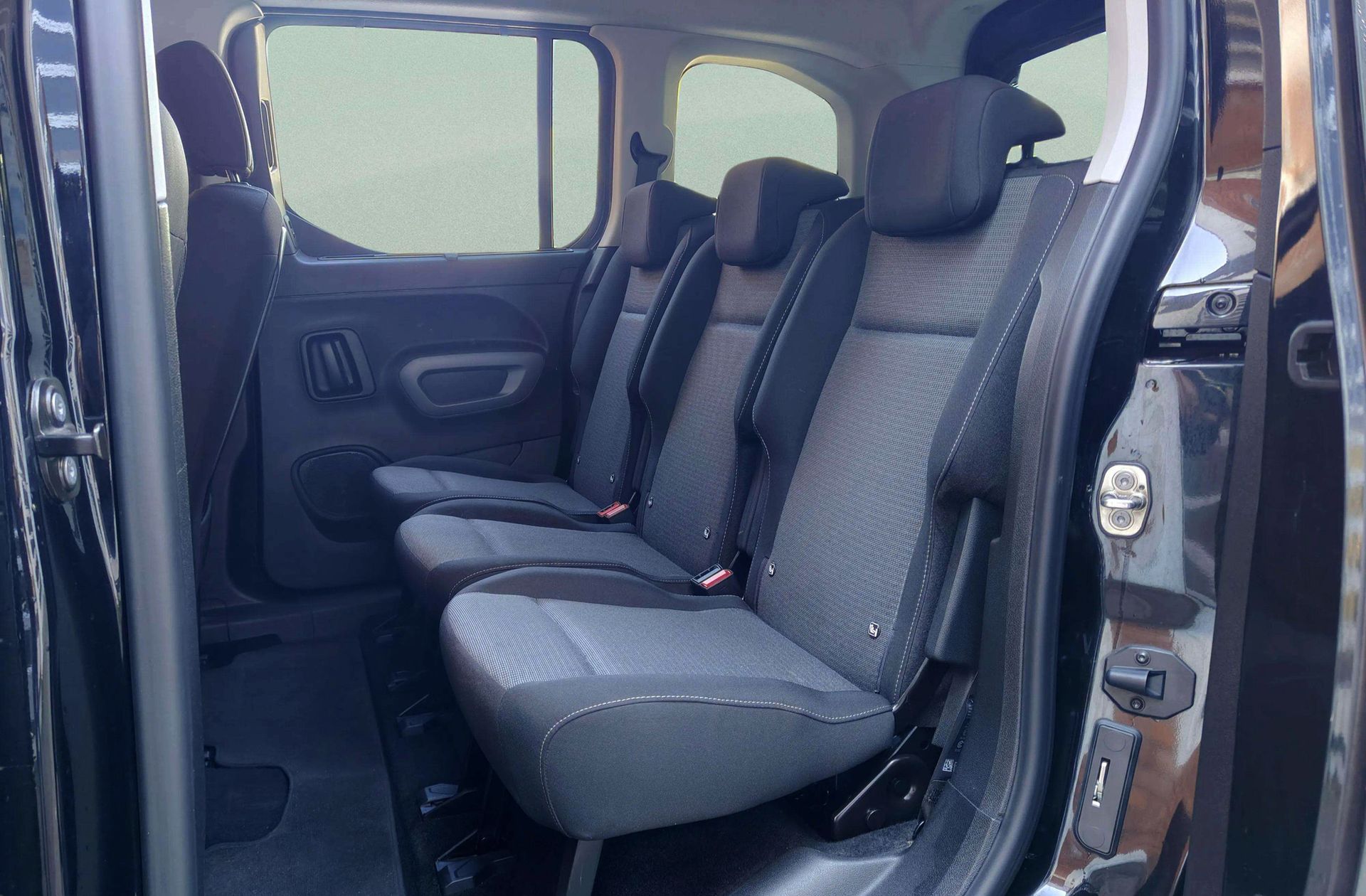 Toyota Proace City 1.2 Family Active L1 - foto 11