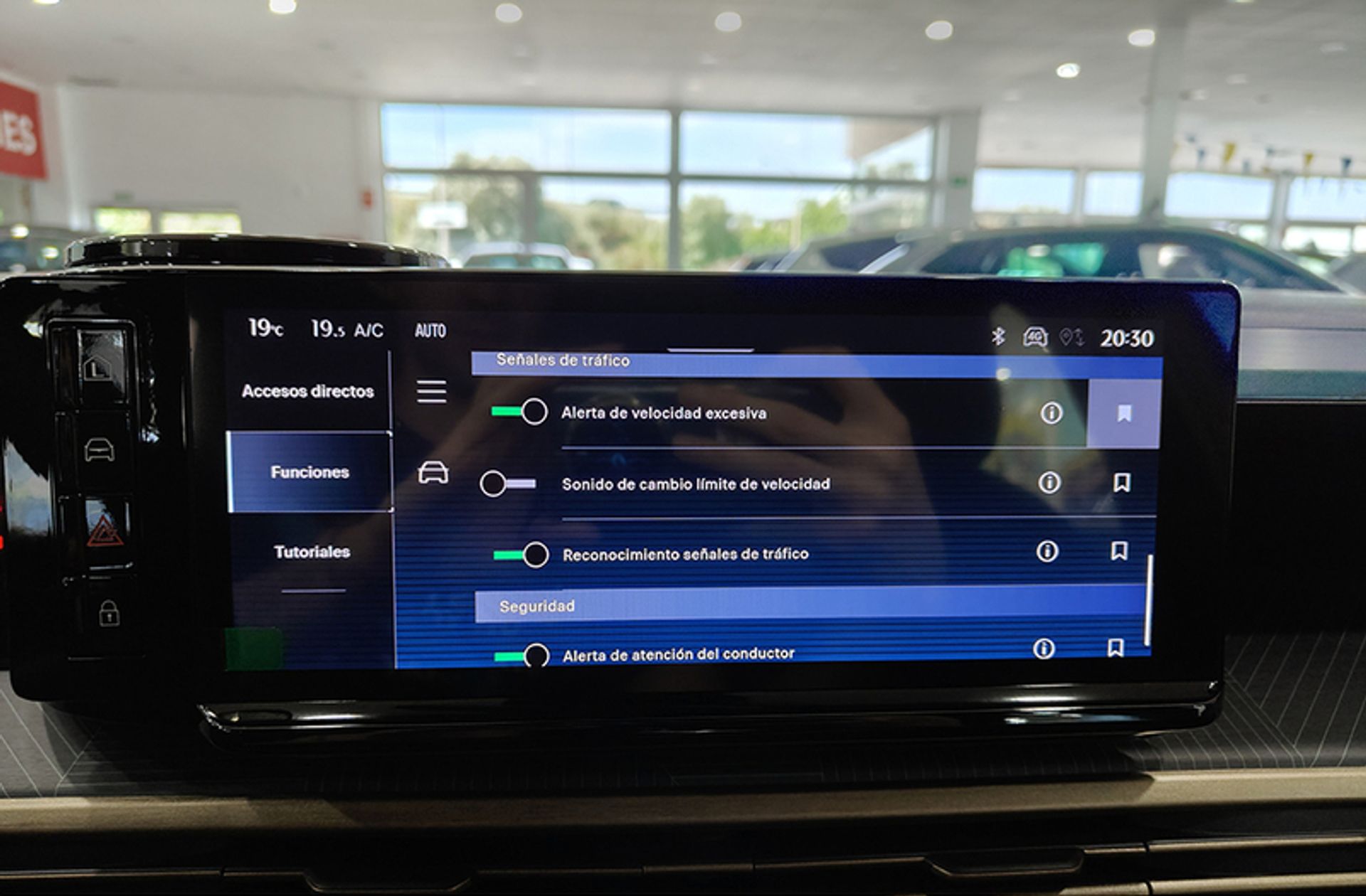 Lancia Ypsilon Hybrid - foto 28